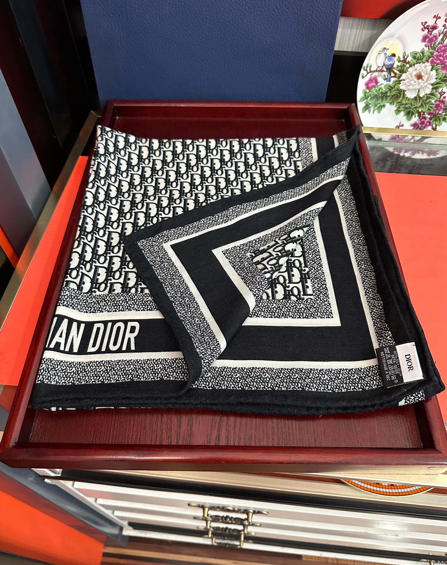 新款迪奥。2010双面同色【D字母】太美了[吃瓜]下手一定要快[嘴唇]四季都可以用[勾引]真心美的让人非