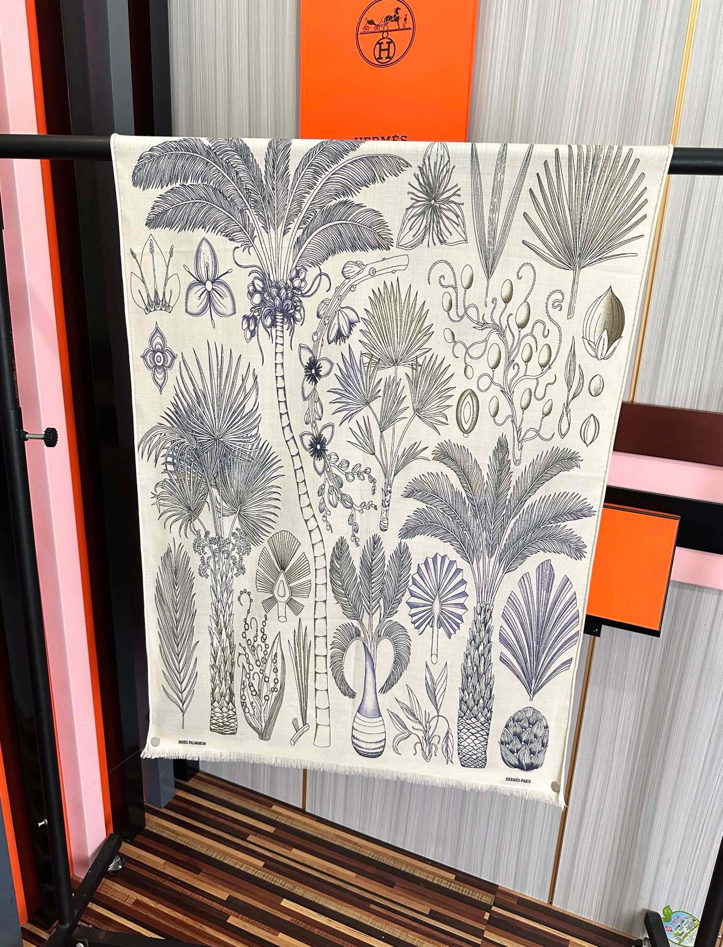 。爱马仕 太美了[吃瓜]下手一定要快[嘴唇]四季都可以用[勾引]真心美的让人非常非上身效果简直美翻了 品