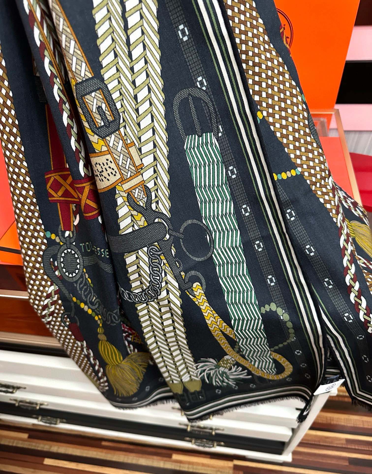 。新款2025 爱马仕。【双面同色】太美了[吃瓜]下手一定要快[嘴唇]四季都可以用[勾引]真心美的让人非