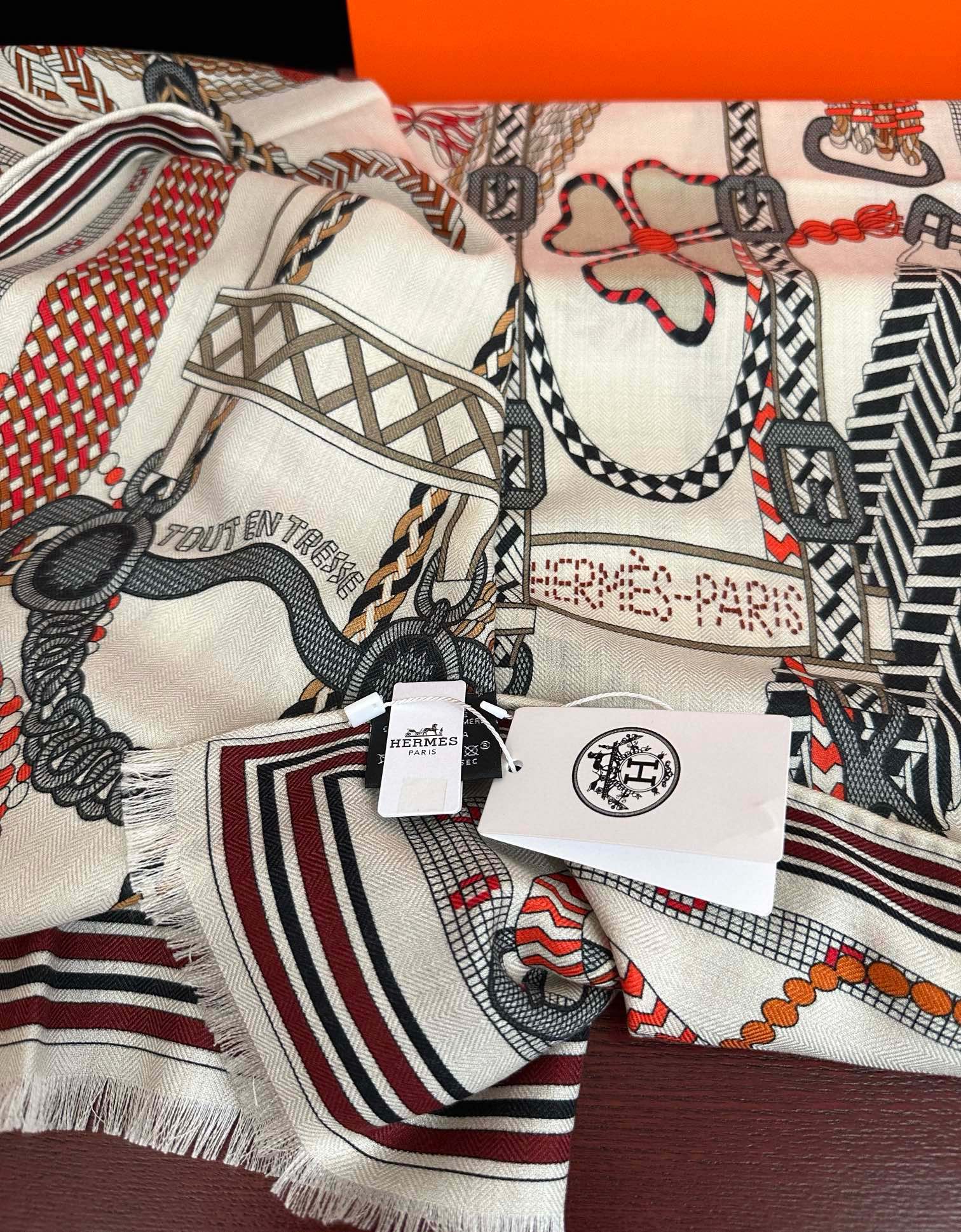 。新款2025 爱马仕。【双面同色】太美了[吃瓜]下手一定要快[嘴唇]四季都可以用[勾引]真心美的让人非