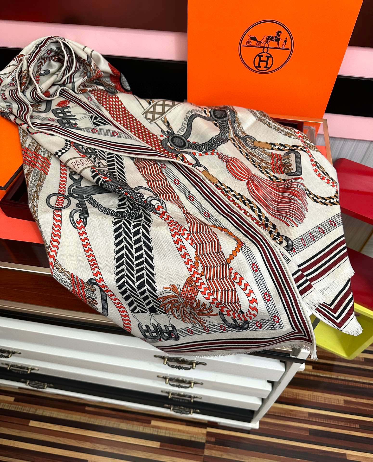 。新款2025 爱马仕。【双面同色】太美了[吃瓜]下手一定要快[嘴唇]四季都可以用[勾引]真心美的让人非