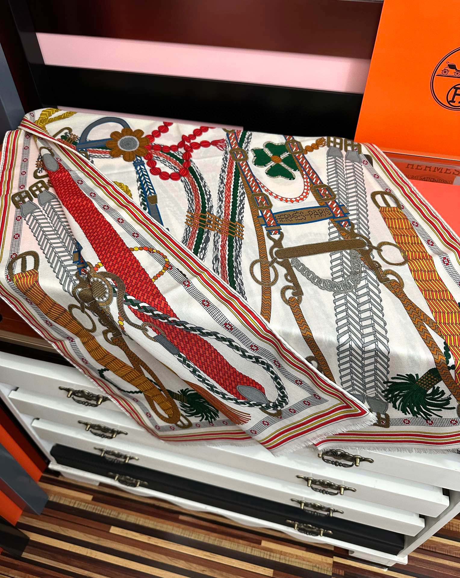 。新款2025 爱马仕。【双面同色】太美了[吃瓜]下手一定要快[嘴唇]四季都可以用[勾引]真心美的让人非