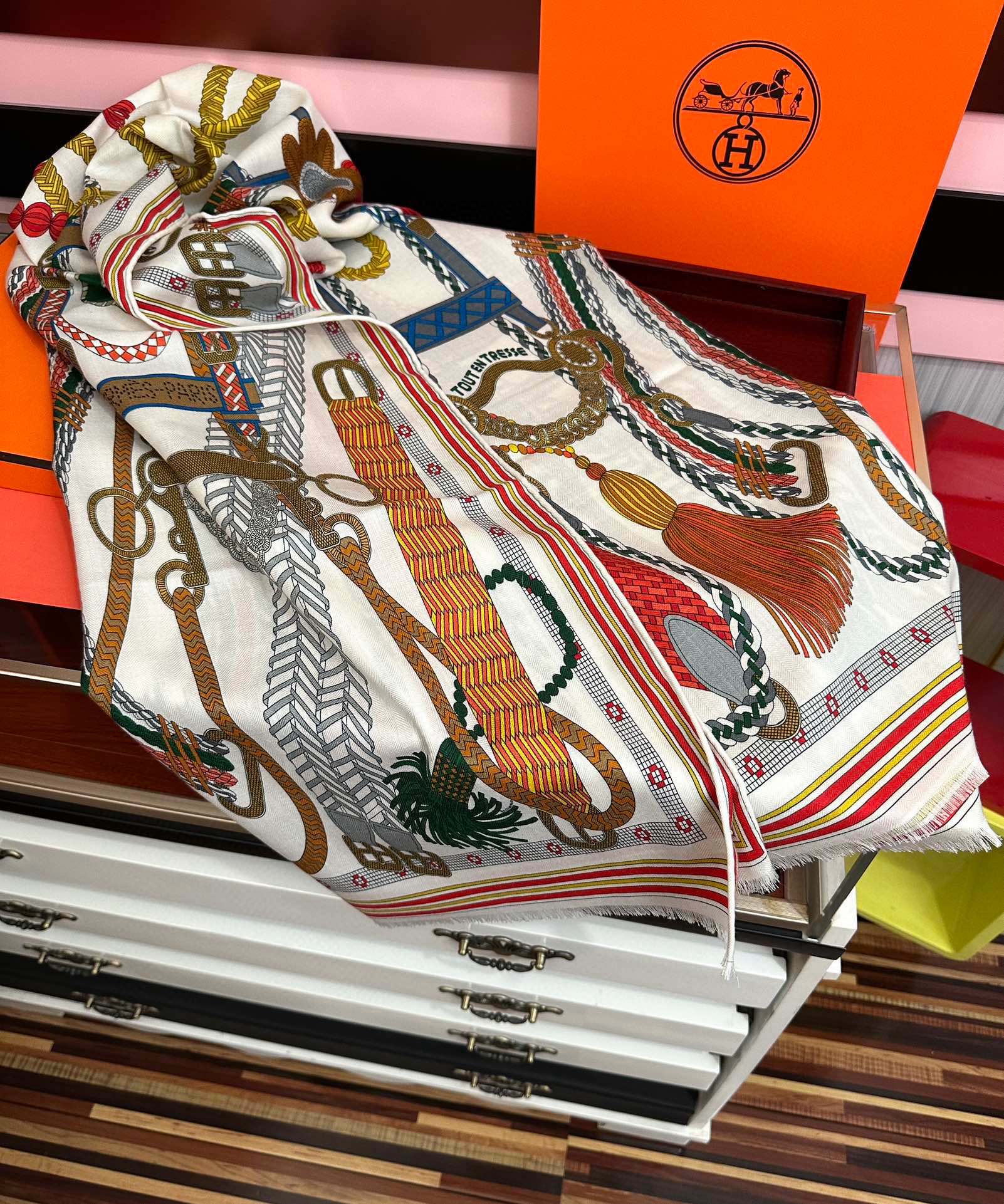 。新款2025 爱马仕。【双面同色】太美了[吃瓜]下手一定要快[嘴唇]四季都可以用[勾引]真心美的让人非