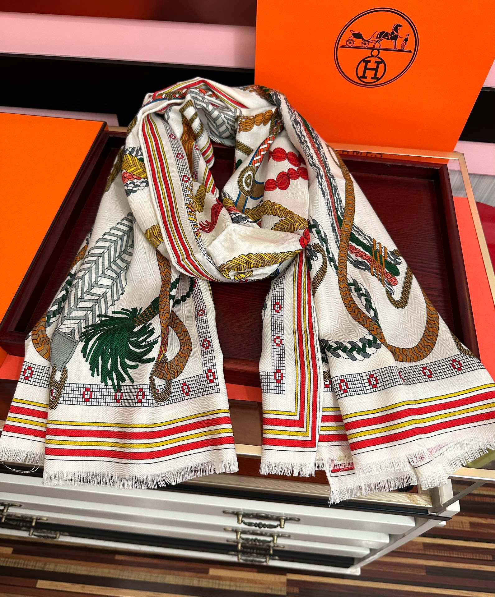 。新款2025 爱马仕。【双面同色】太美了[吃瓜]下手一定要快[嘴唇]四季都可以用[勾引]真心美的让人非