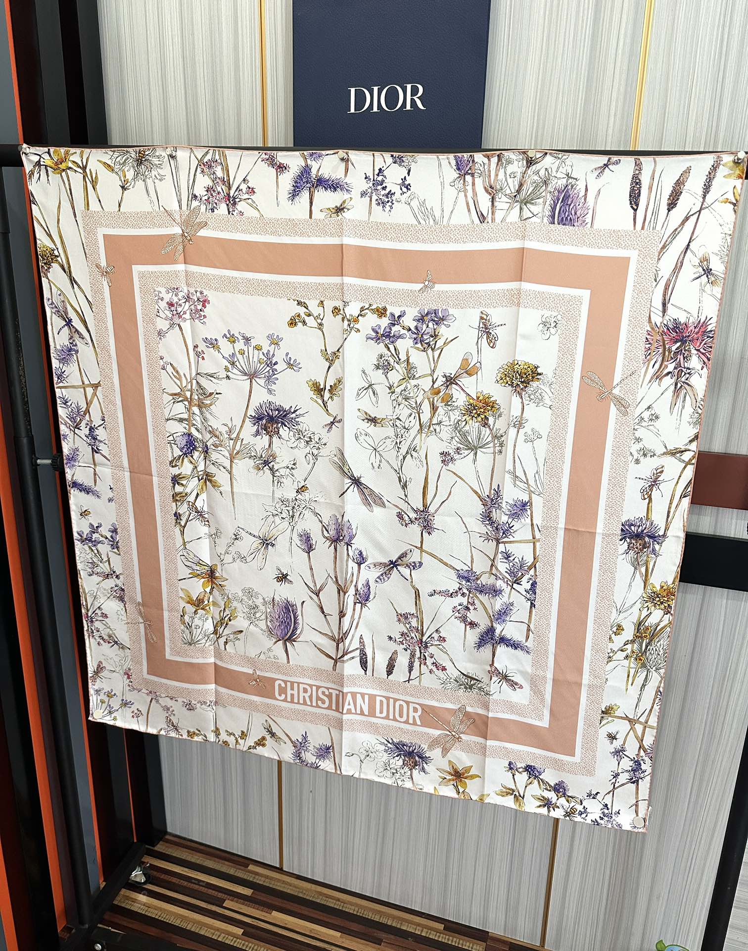 。高版本 迪奥 太美了 2025春夏季新款，太美了[玫瑰]买到都说好👍下手一定要快高端 大爱❤️女人尤物