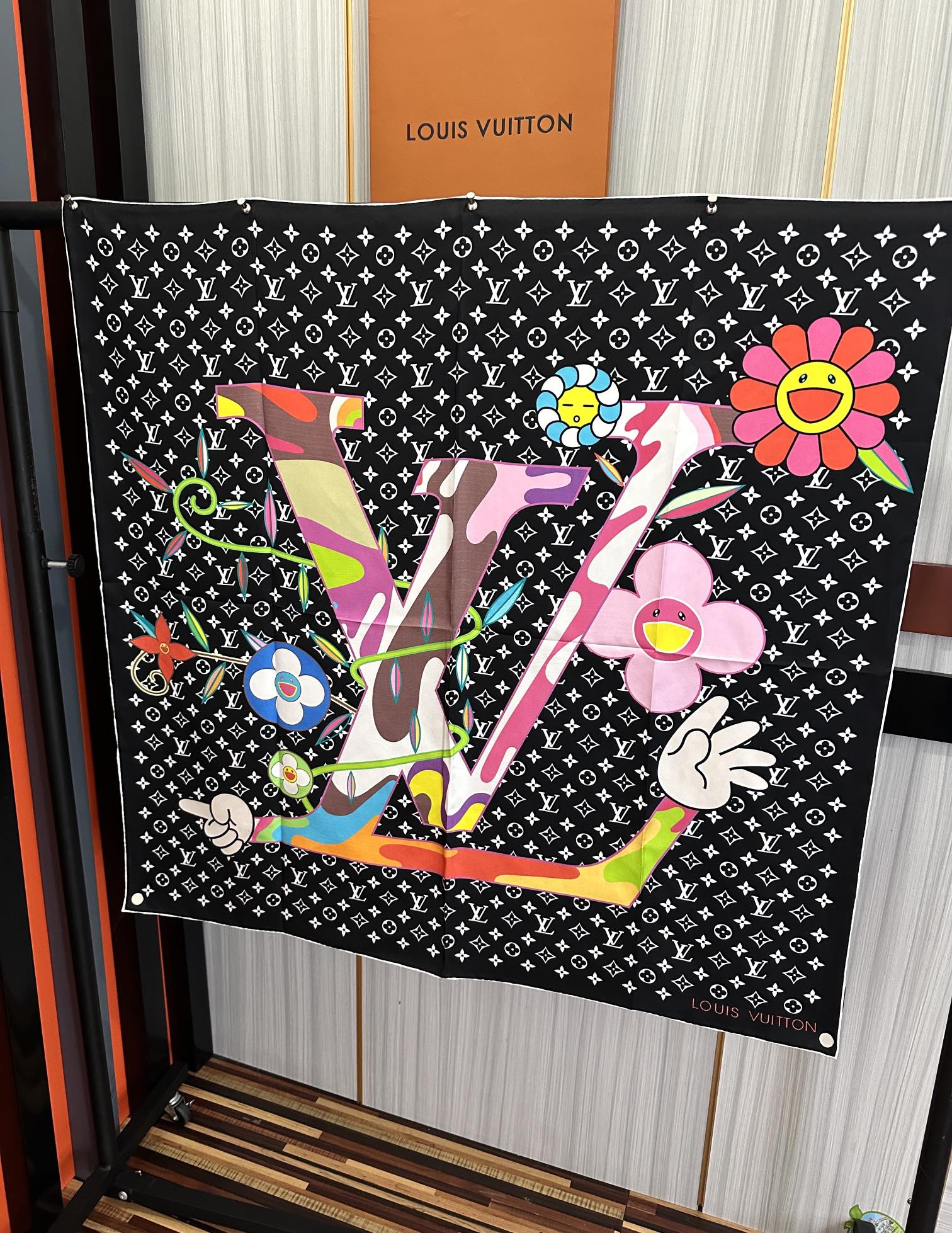 。2010新品LV专柜同步【18mm双面同色】太美了[庆祝]“L家”90典藏方巾通过别致的经典色彩向原创