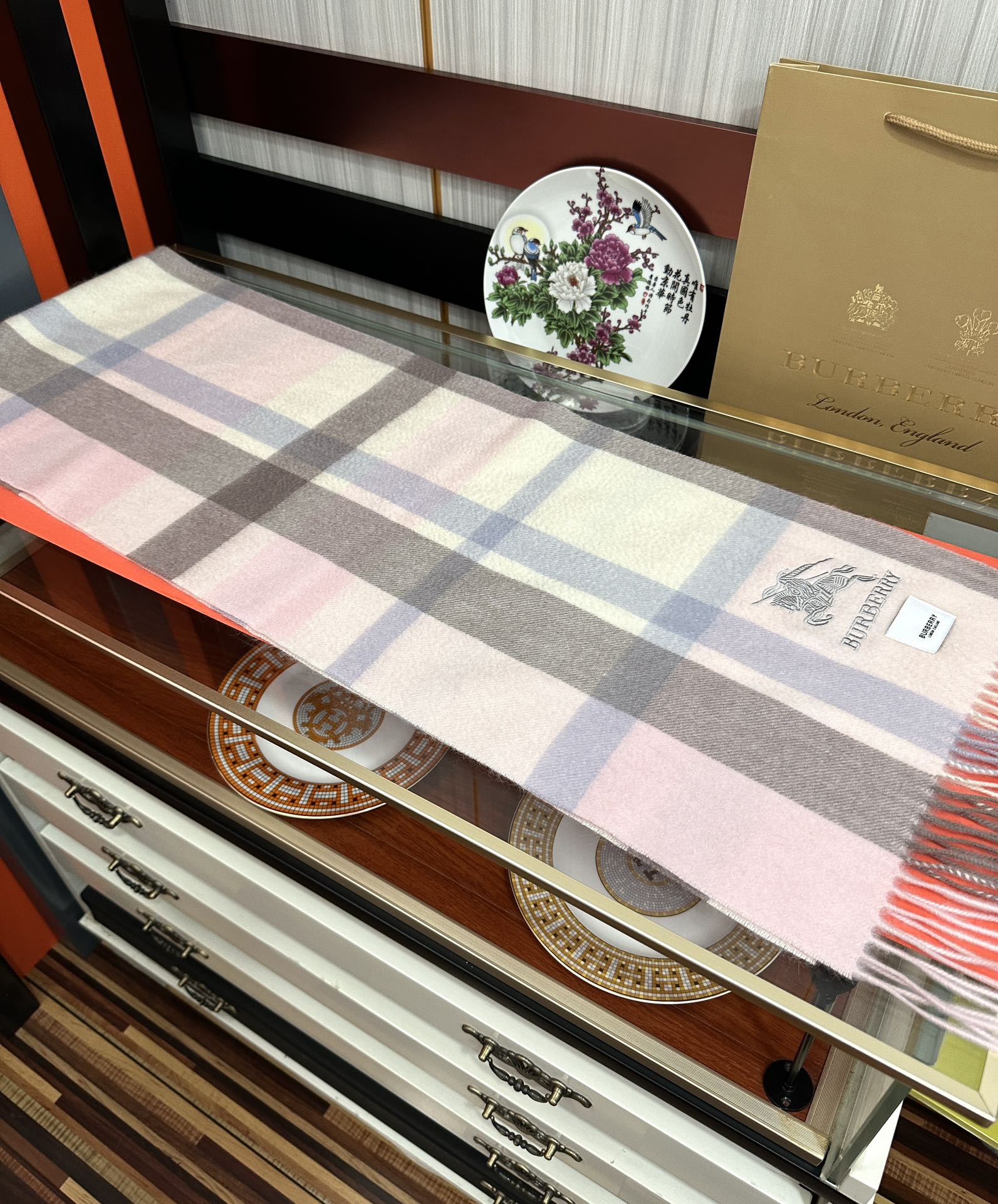 。85%山羊绒 2025巴宝莉【刺绣战马】采用内蒙古顶级山羊绒 最新款男女通用情侣款👫重磅推荐💥 经典的