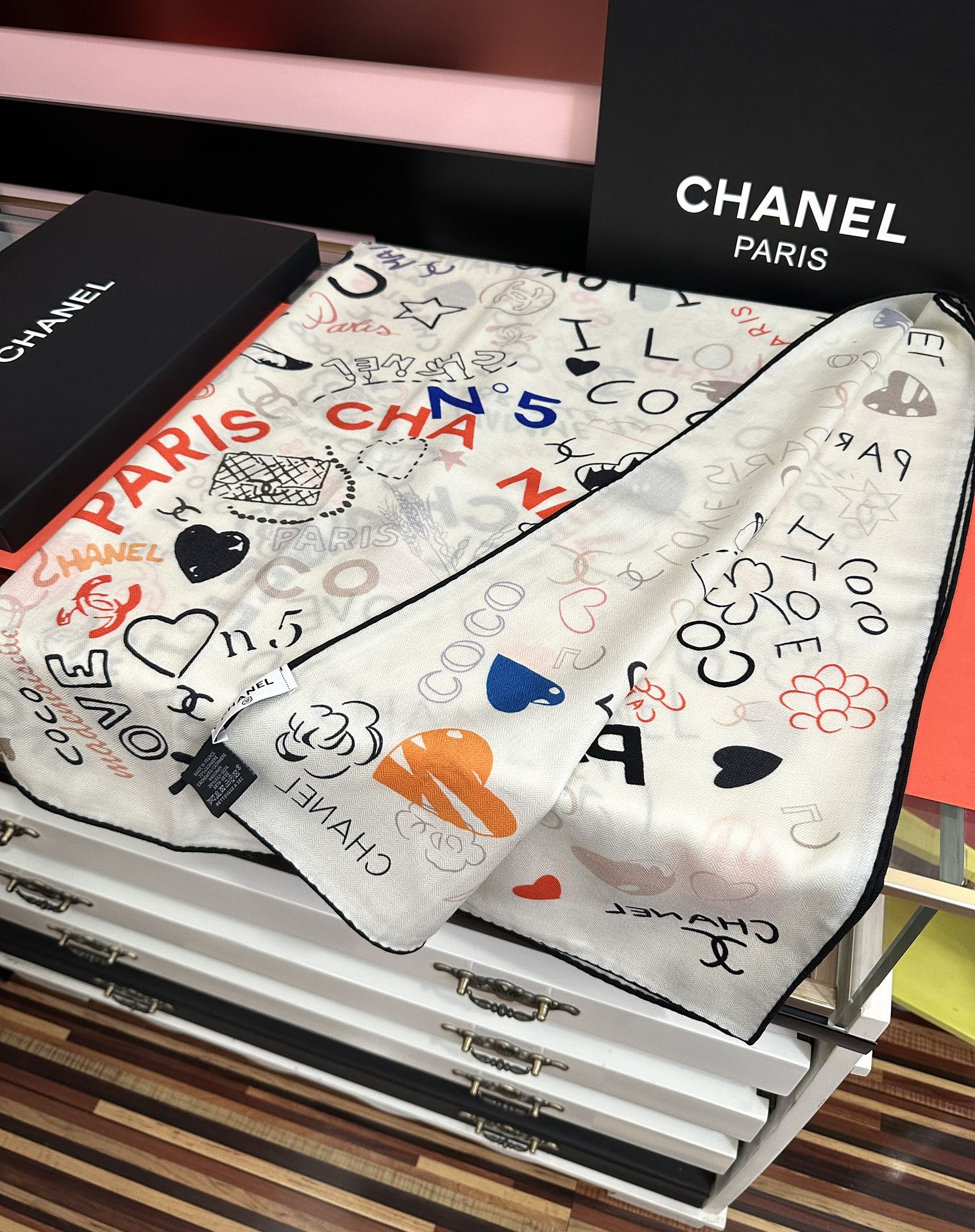 ❤️新款2025 香奈儿 ZG同步【涂鸦印花系列】 太美了 [發]经典茶花帽子🎩设计优雅风[礼物]~气质