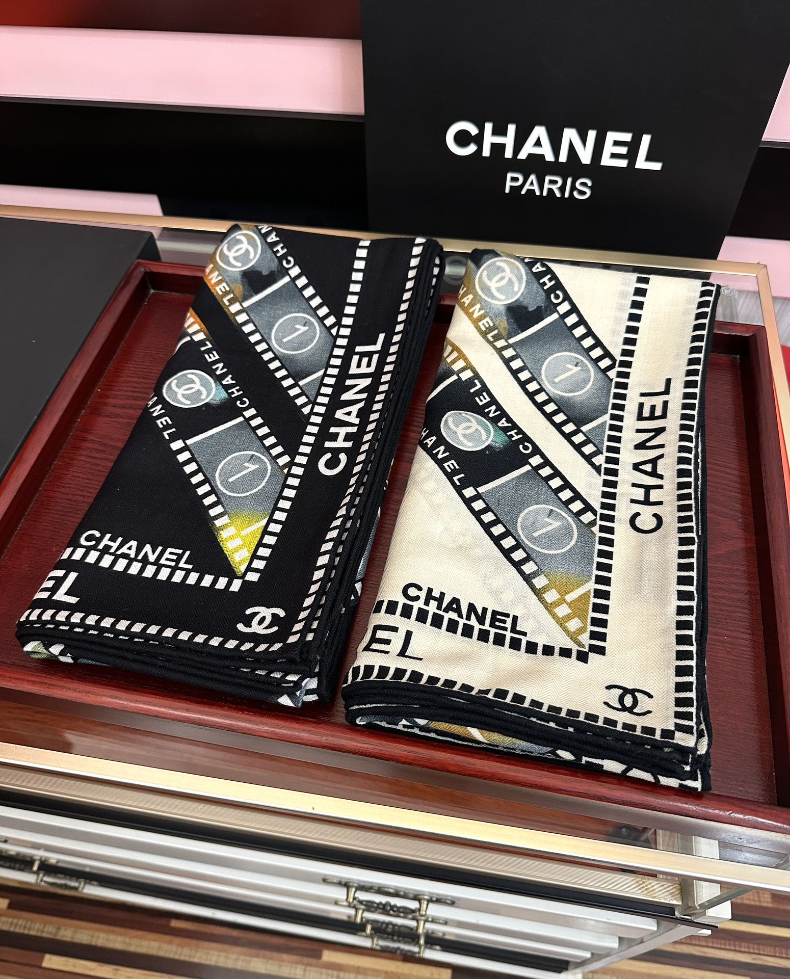 上新❤️香奈儿 ZG同步 太美了 【双面同色】香奶奶永远设计优雅风格[礼物]~气质到骨子里[色]香奶奶新