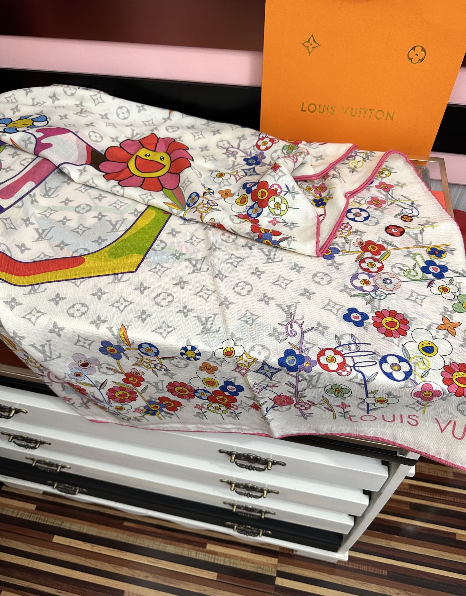 上新❤️LV 2025女士必备款ZG同步【双面同色】经典优雅[礼物]~气质到骨子里[色]新一季的面料超高