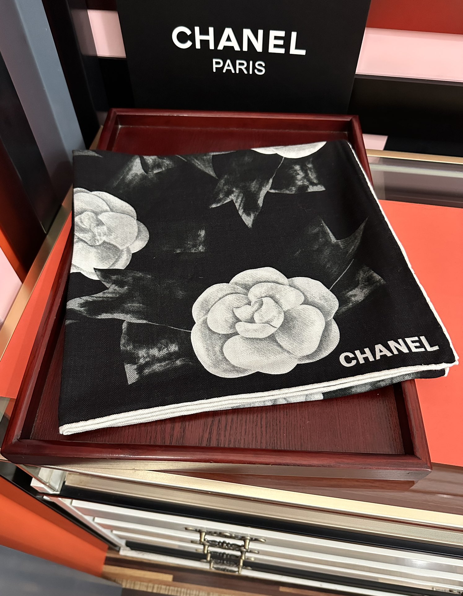 上新❤️ 香奈儿 2025ZG同步太美了 双面同色[發]【经典山茶花】设计优雅风[礼物]~气质到骨子里[