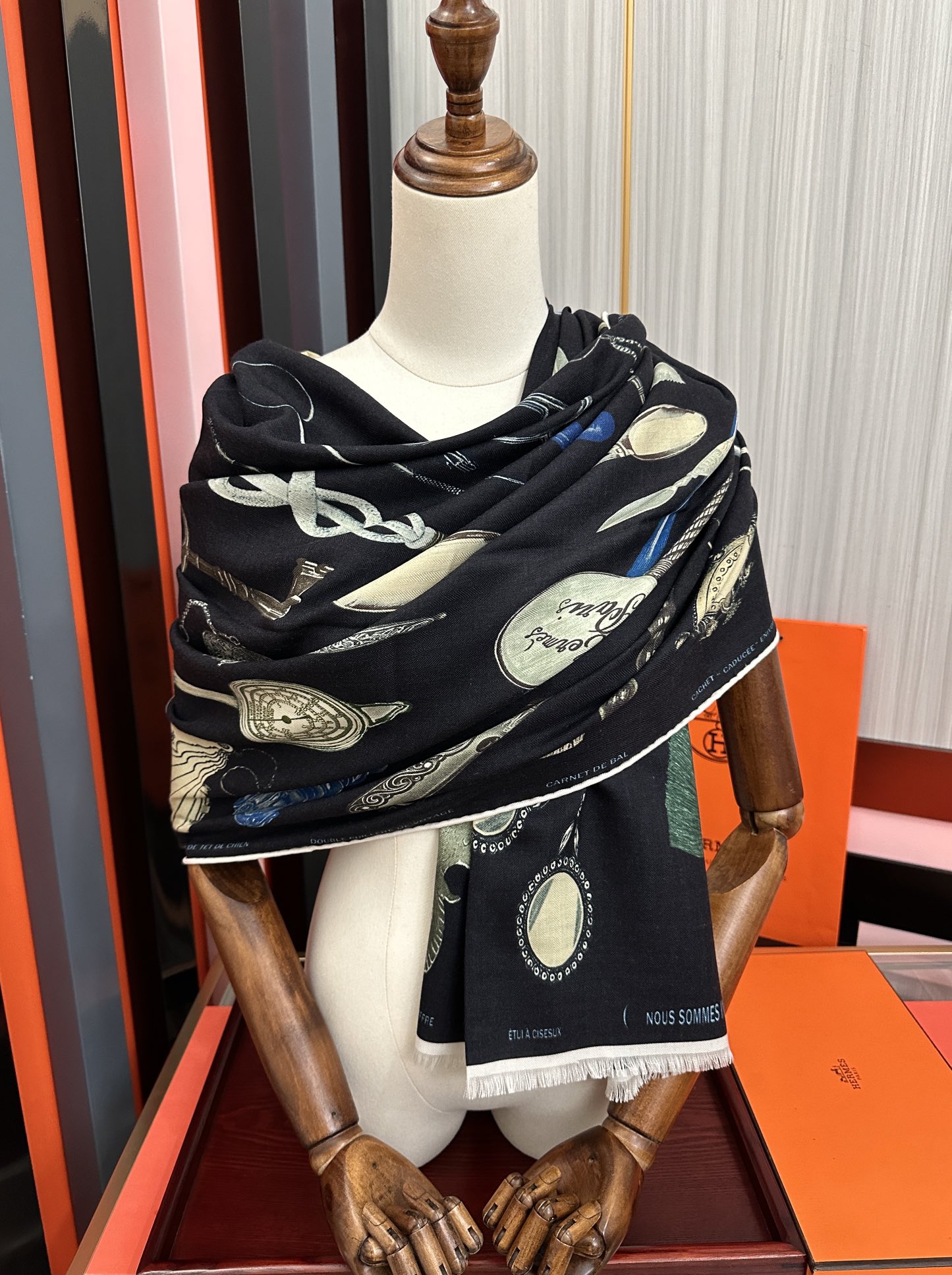 。新款 2025爱马仕。【型影相随】双面同色 太美了[吃瓜]下手一定要快[嘴唇]四季都可以用[勾引]真心