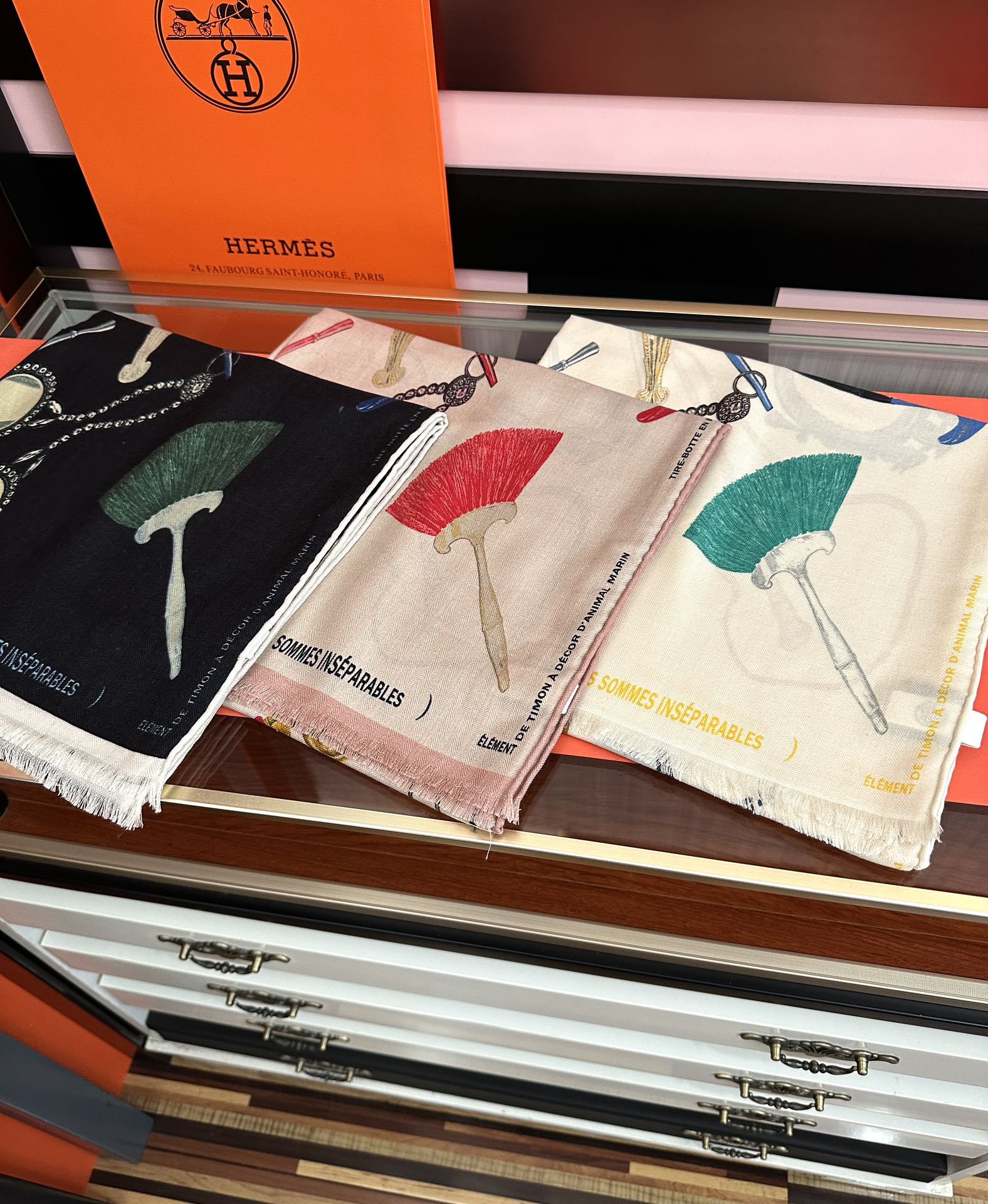 。新款 2025爱马仕。【型影相随】双面同色 太美了[吃瓜]下手一定要快[嘴唇]四季都可以用[勾引]真心