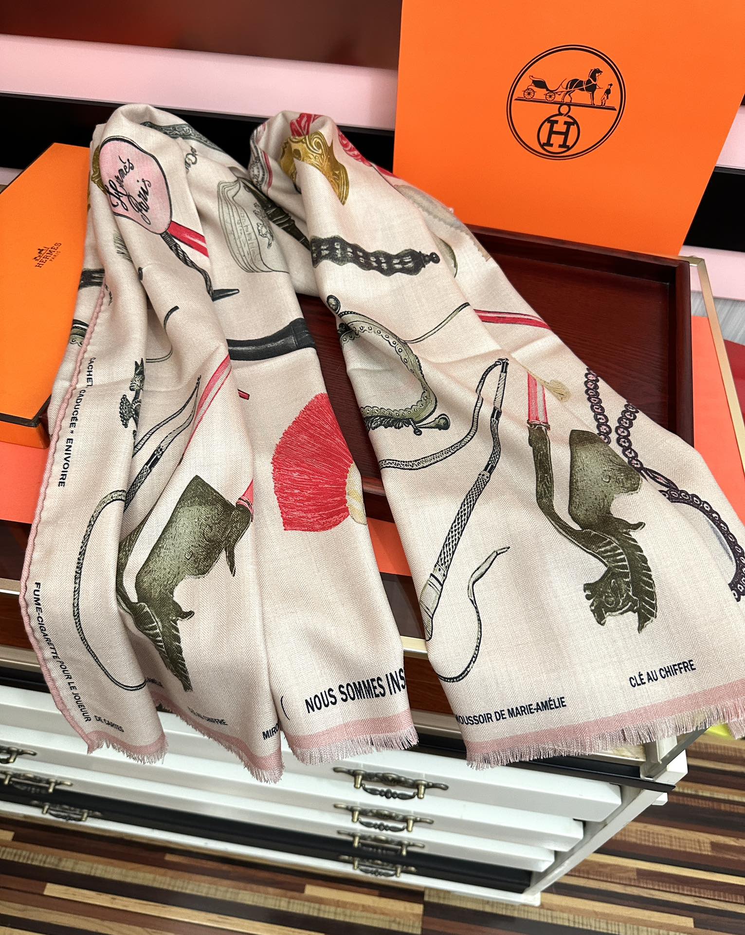 。新款 2025爱马仕。【型影相随】双面同色 太美了[吃瓜]下手一定要快[嘴唇]四季都可以用[勾引]真心