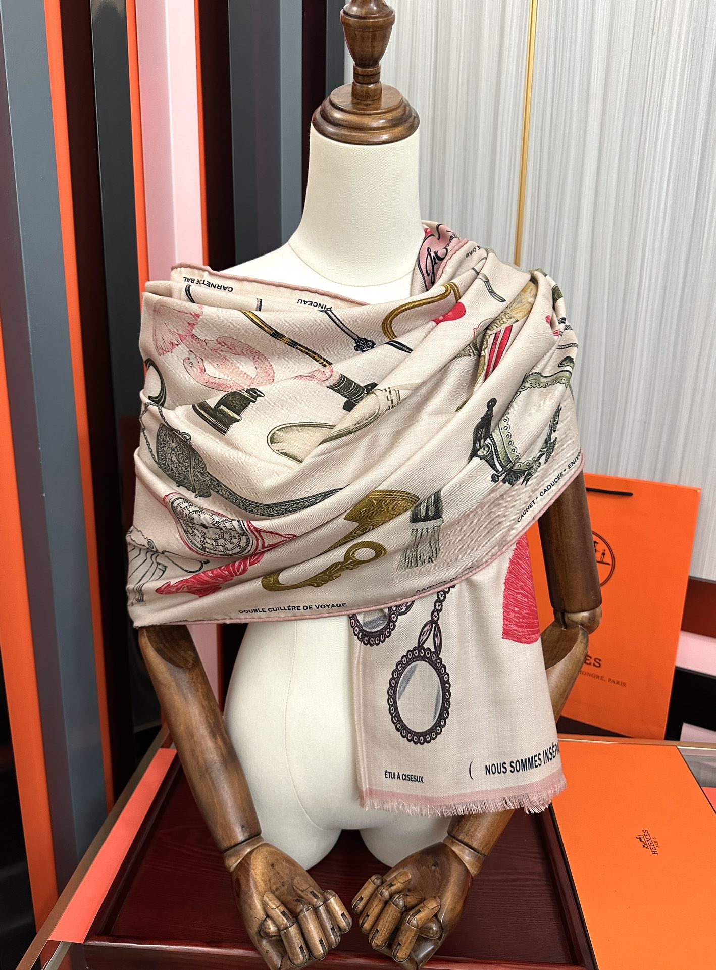 。新款 2025爱马仕。【型影相随】双面同色 太美了[吃瓜]下手一定要快[嘴唇]四季都可以用[勾引]真心