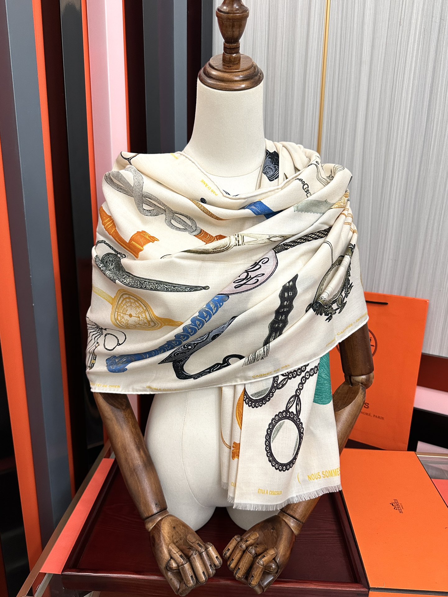 。新款 2025爱马仕。【型影相随】双面同色 太美了[吃瓜]下手一定要快[嘴唇]四季都可以用[勾引]真心