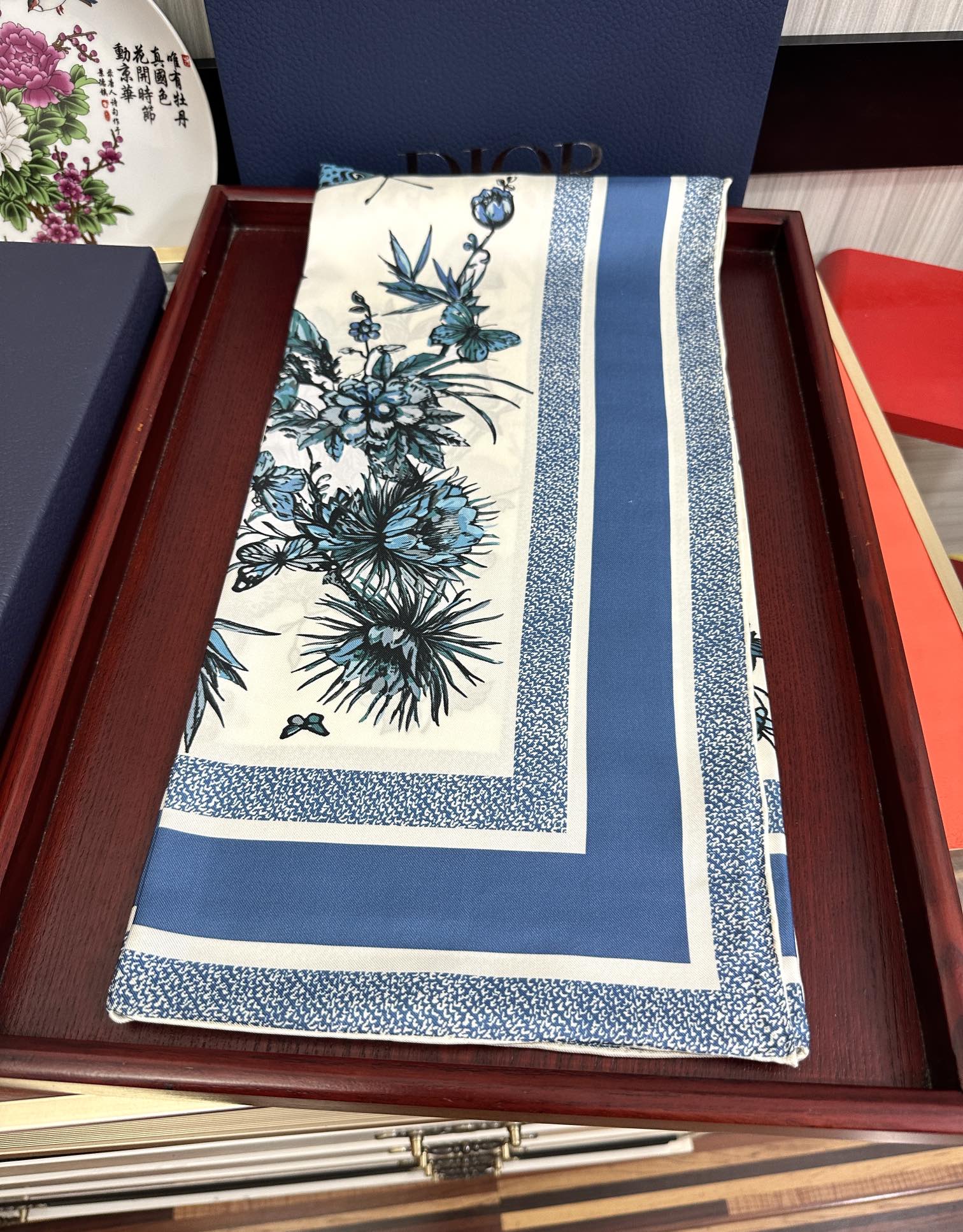 。 迪澳2025春夏季新款，太美了[玫瑰]买到都说好👍下手一定要快高端 大爱❤️女人尤物 货极少 四季都