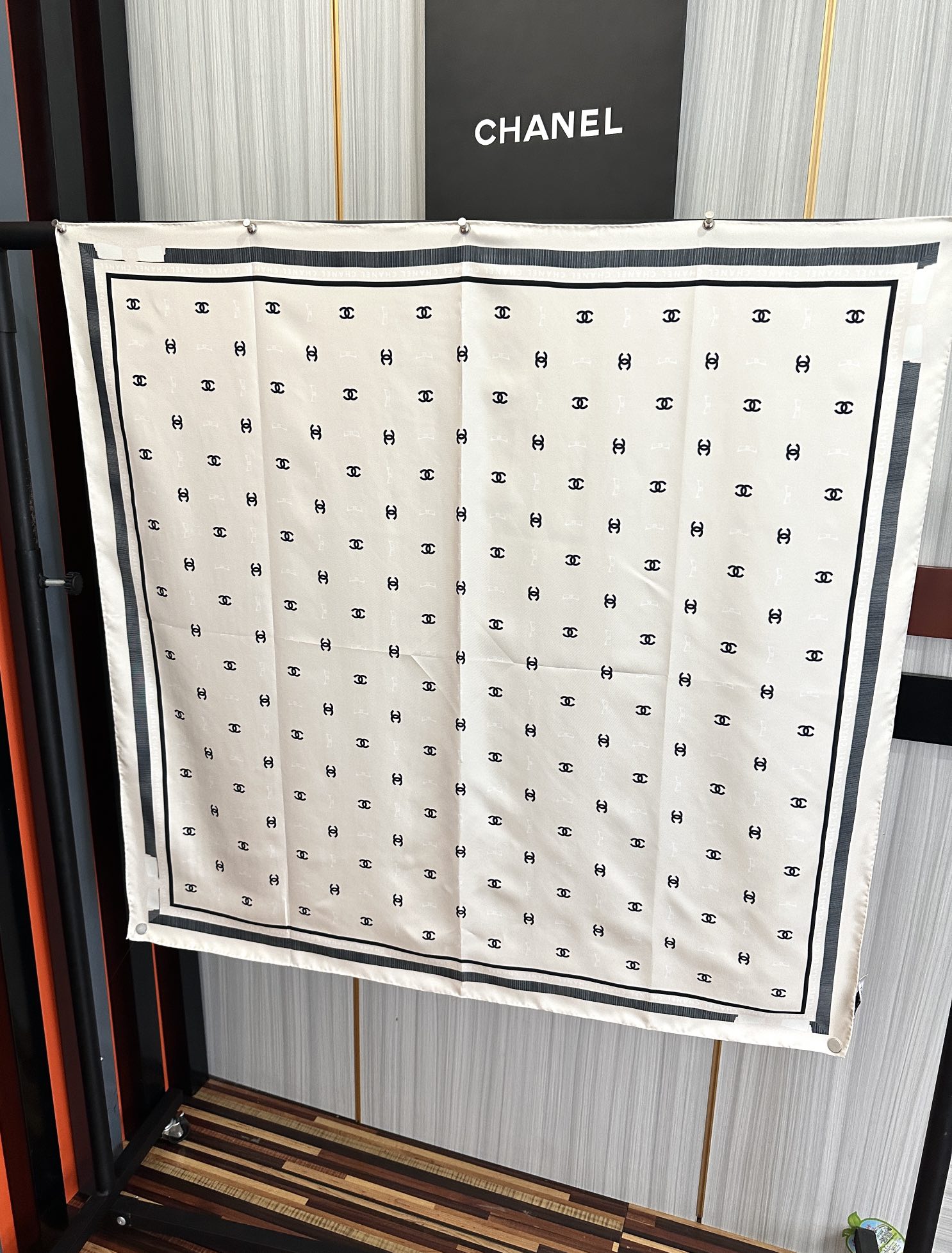 新款[發]CHANEL 官网同步【双面同色蝴蝶结🎀】18姆米 2025新品方巾必须征服它今年丝巾的戴法[