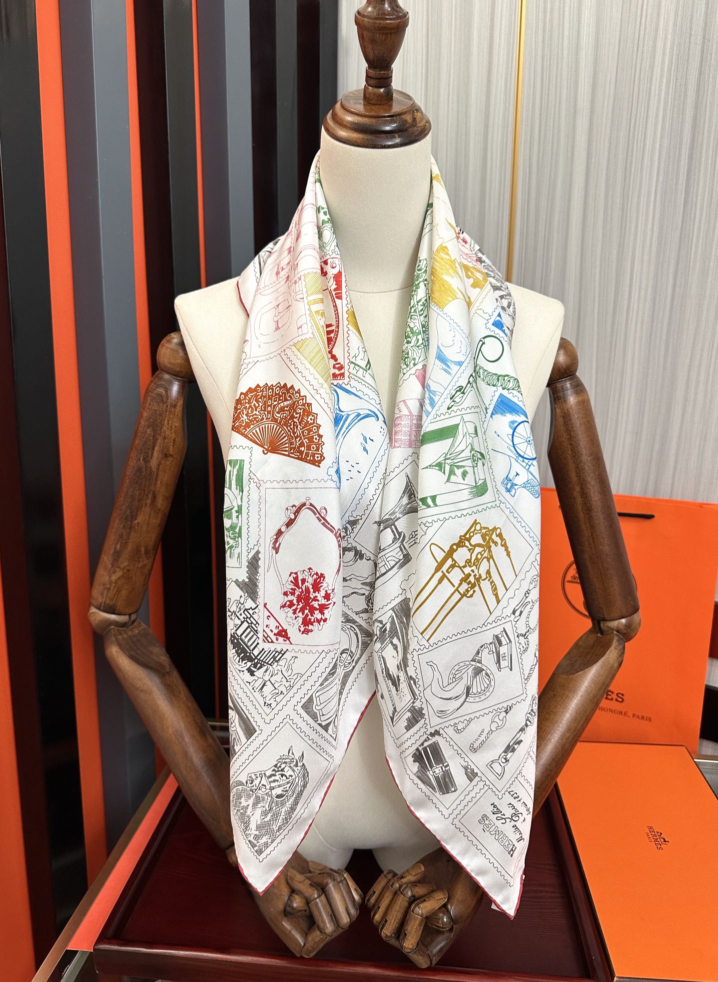 上新2025 。HERMES 重磅[庆祝]【福宝集邮者】90方巾[嘴唇]精简时髦，太美了 品质感很显好[