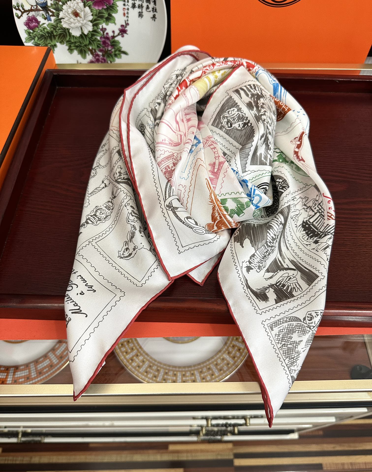 上新2025 。HERMES 重磅[庆祝]【福宝集邮者】90方巾[嘴唇]精简时髦，太美了 品质感很显好[