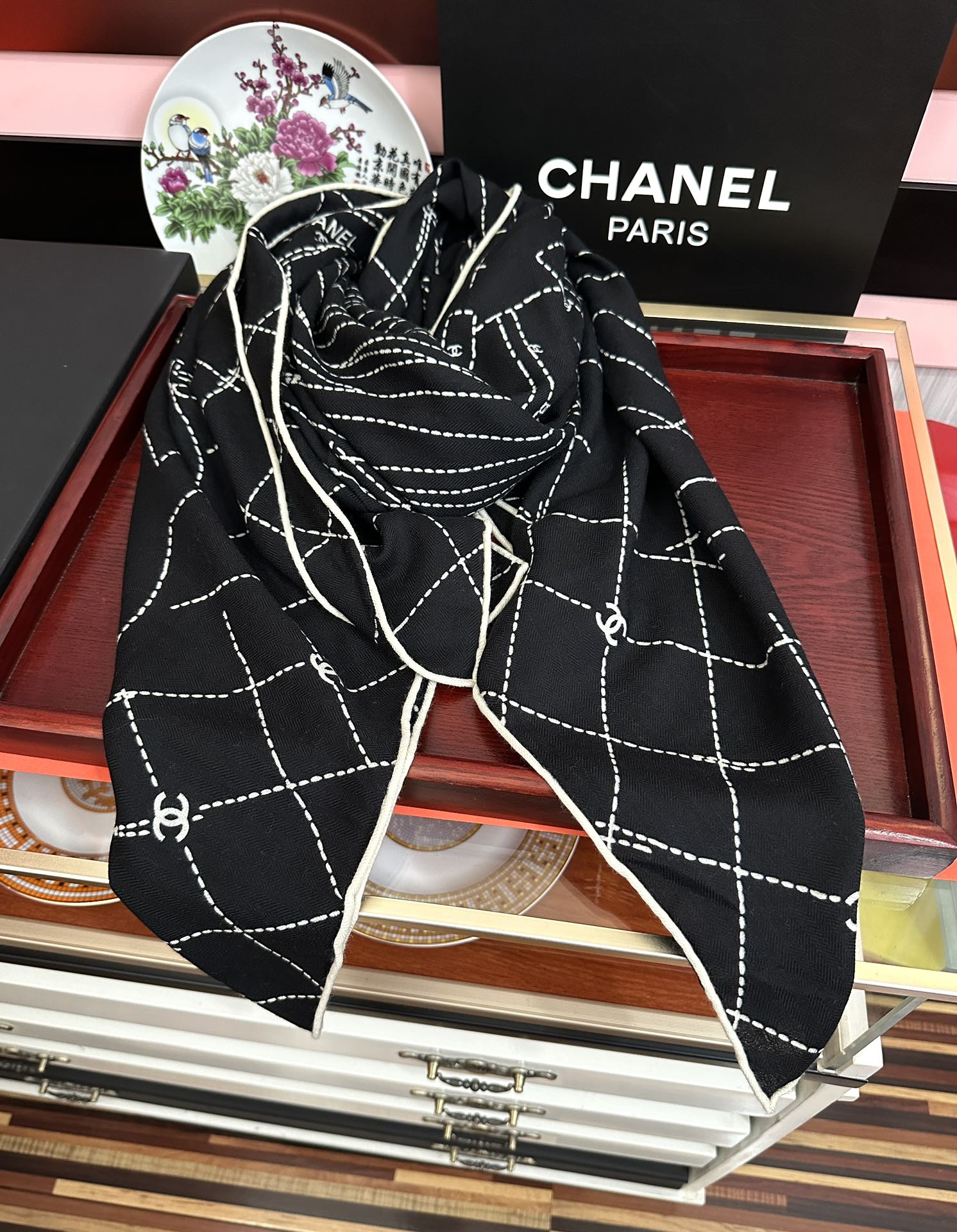 新款。2010香奈儿 【双面同色】永远经典双C优雅Coco风[礼物]~气质到骨子里[色]香奶奶新一季的面