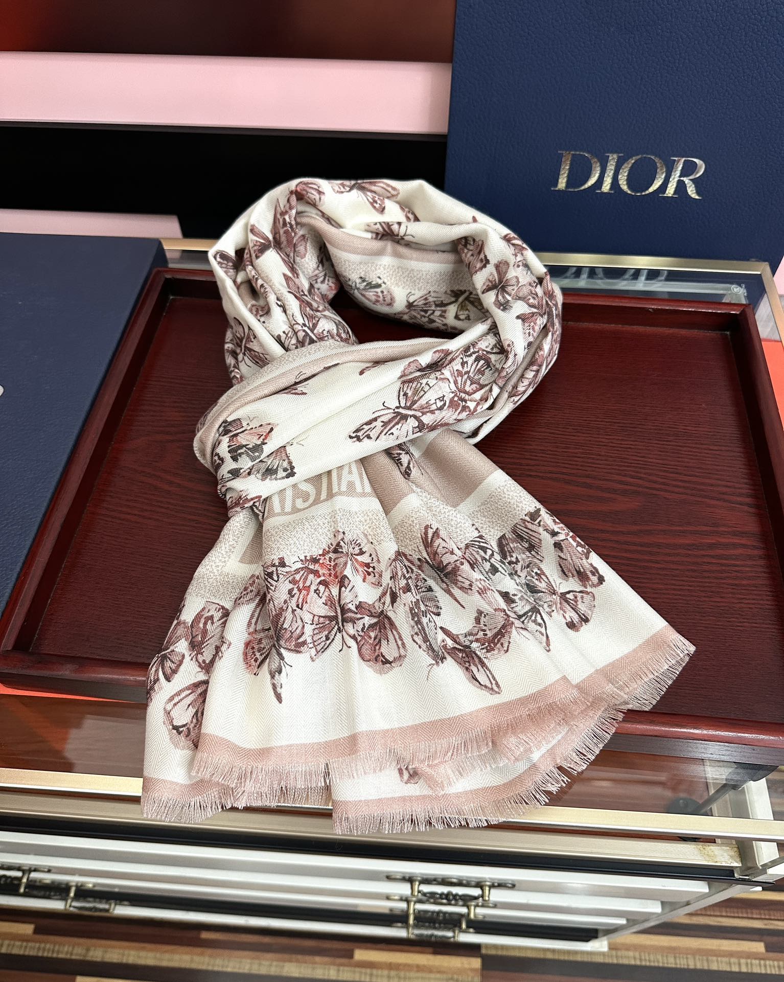 上新 迪奥。2010双面同色【蝴蝶🦋花朵系列】太美了[吃瓜]下手一定要快[嘴唇]四季都可以用[勾引]真心