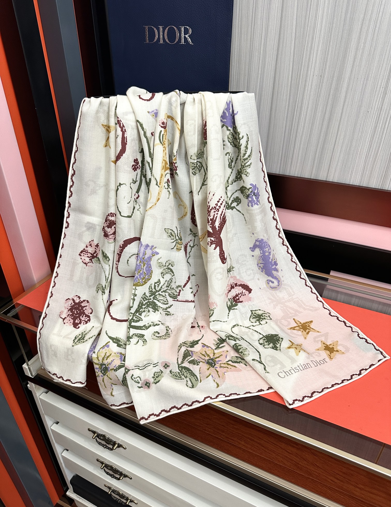 上新❤️迪奥 ZG同步【双面同色】经典优雅[礼物]~气质到骨子里[色]新一季的面料超高级，真心超级柔软，