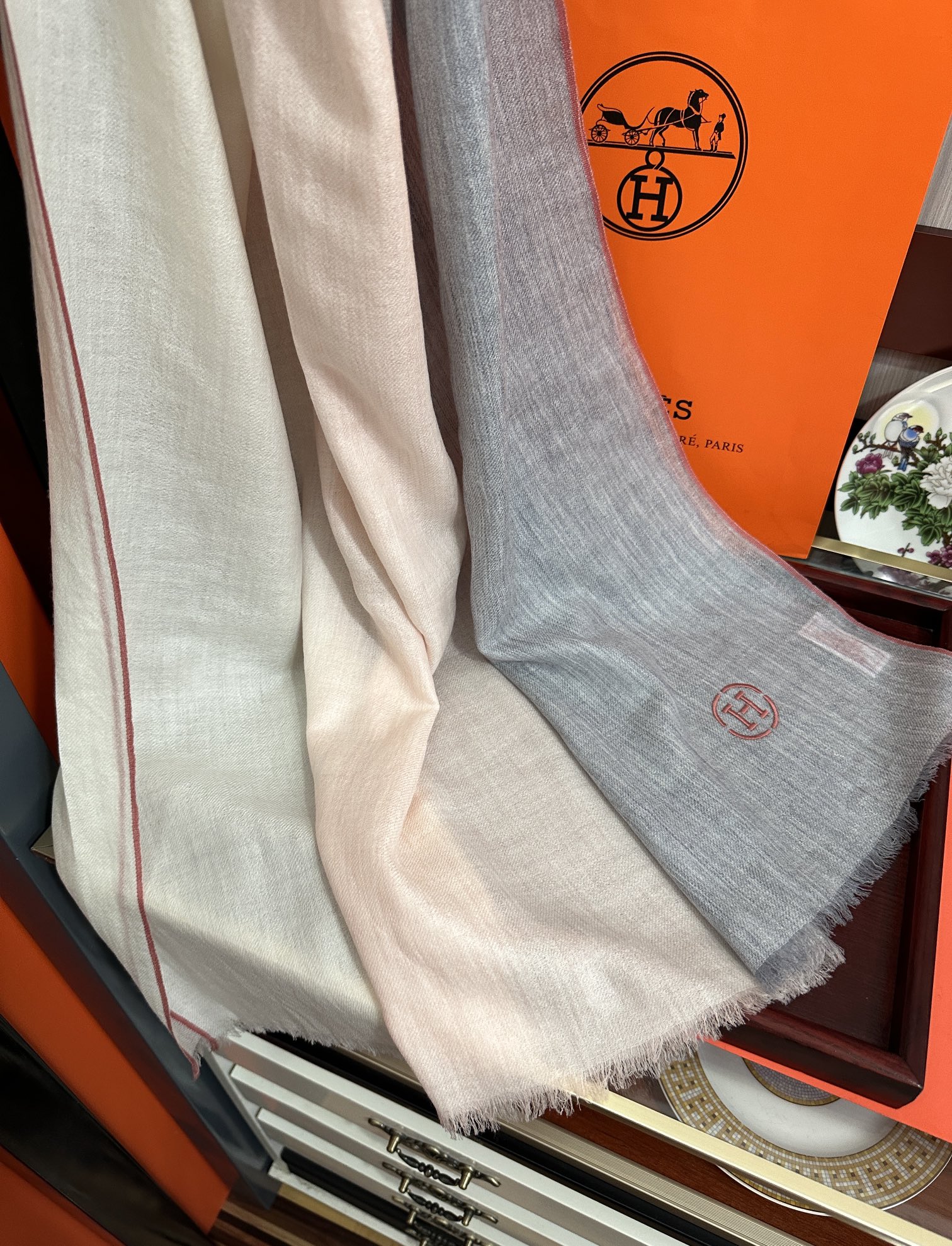 新款2025。爱马士🧣太美了[庆祝]万众瞩目经典版到货🎆最优质的年轻设计师推出的最新概念👓搭配调色纱染再