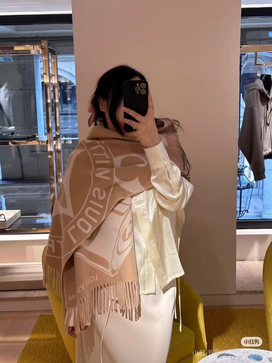 高版本到货 LV新款围巾🧣太好看了 Lock And keys围巾取材舒暖毛绒混合纺织[太阳]一面描绘挂