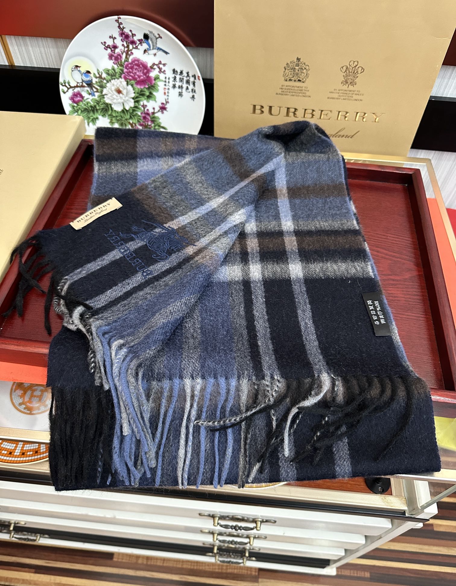 。85%山羊绒 2025巴宝莉【刺绣战马】采用内蒙古顶级山羊绒 最新款男女通用情侣款👫重磅推荐💥 经典的