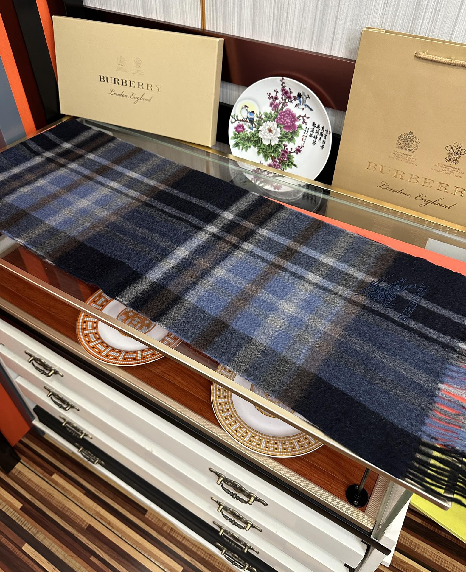 。85%山羊绒 2025巴宝莉【刺绣战马】采用内蒙古顶级山羊绒 最新款男女通用情侣款👫重磅推荐💥 经典的