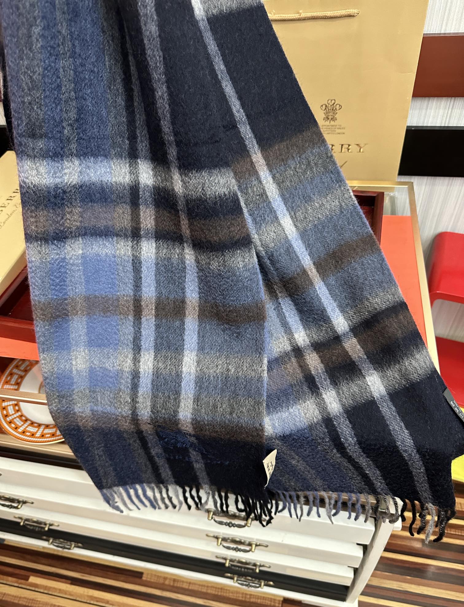 。85%山羊绒 2025巴宝莉【刺绣战马】采用内蒙古顶级山羊绒 最新款男女通用情侣款👫重磅推荐💥 经典的