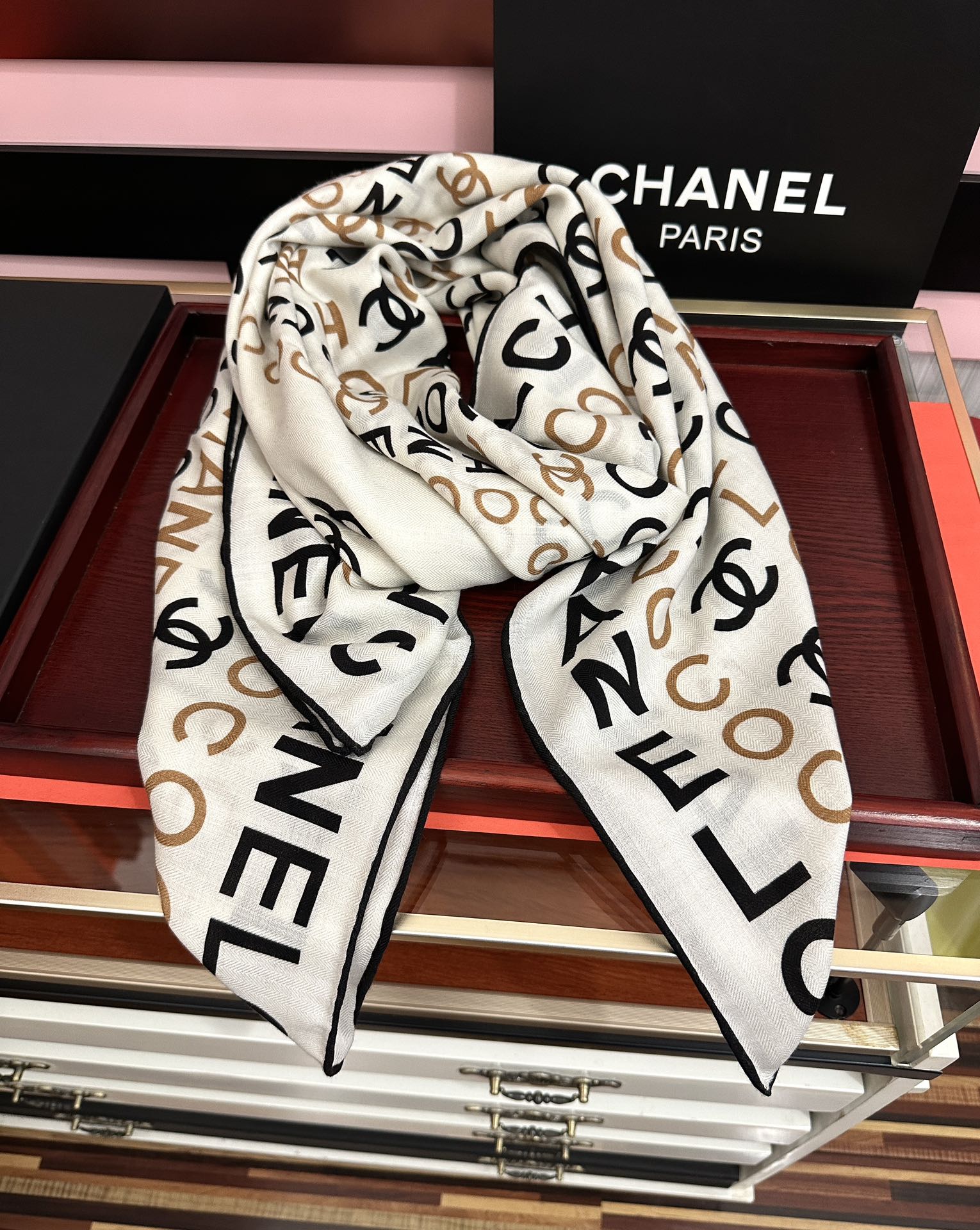 上新❤️2025 香奈儿 ZG同步 【coco风格字母】[發]经典设计优雅风[礼物]~气质到骨子里[色]