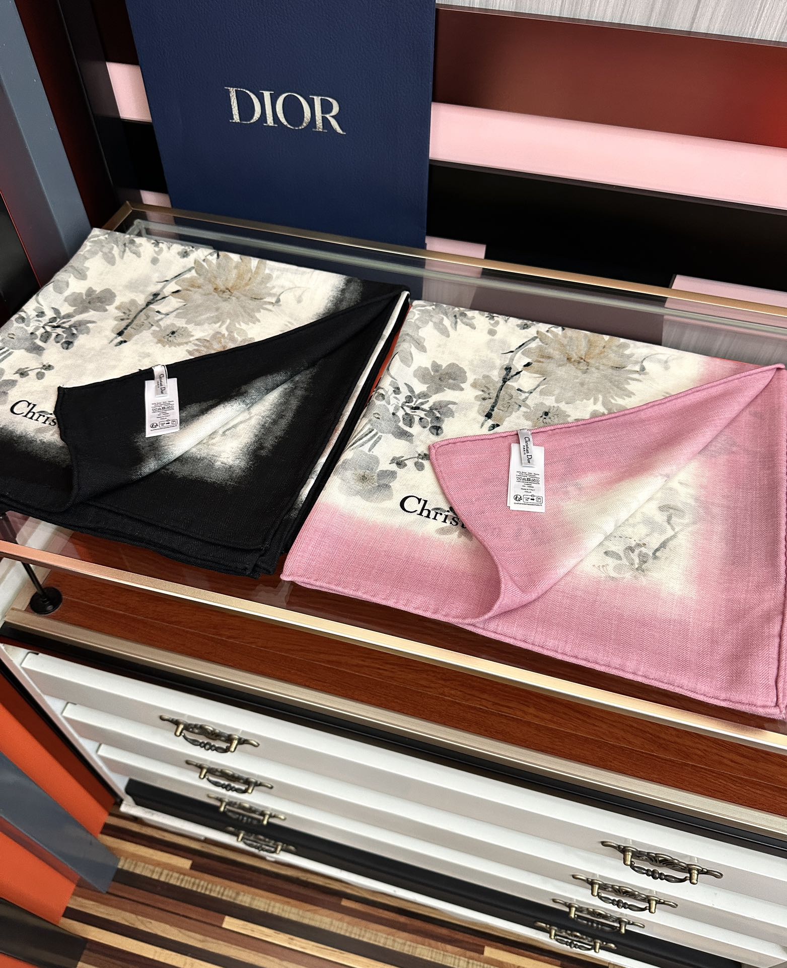 新款❤️迪奥 ZG同步 2025【双面同色】经典优雅[礼物]~气质到骨子里[色]新一季的面料超高级，真心