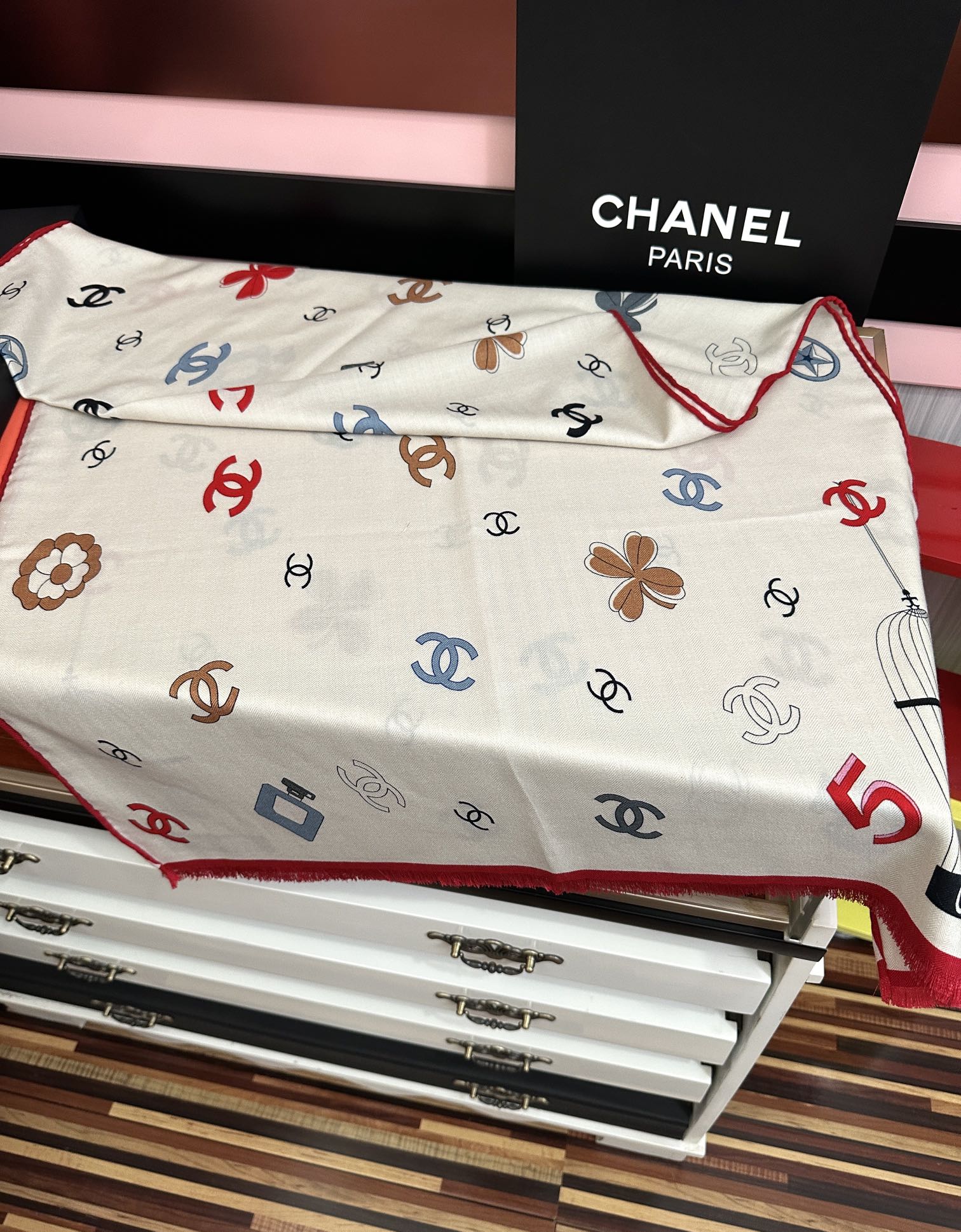 。新款 小香 双面同色 2025【5号香水瓶】太美了[吃瓜]下手一定要快[嘴唇]四季都可以用[勾引]真心