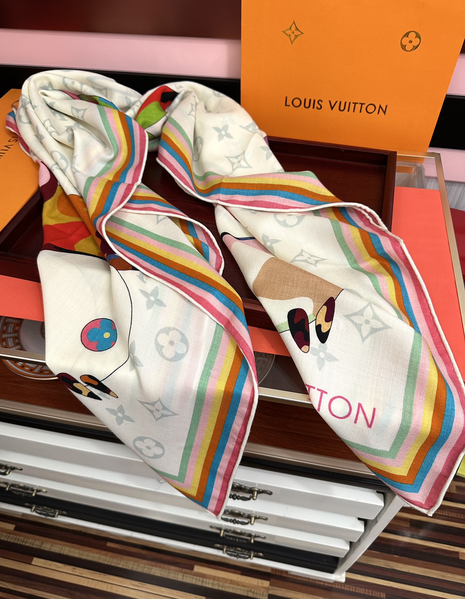 新款❤️LV 太美了ZG同步 【双面同色】今年最流行的花型 经典优雅[礼物]~气质到骨子里[色]新一季的