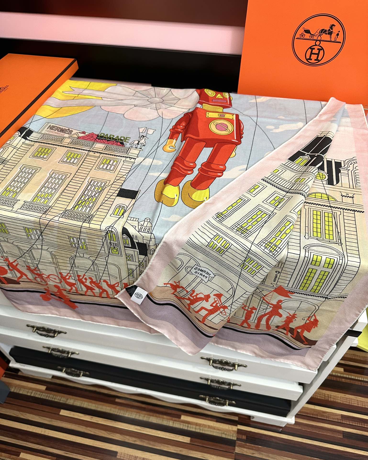 上新。爱马仕2025秋冬新款【太空探索】[爱心]新一季丝巾采购清单估计各位养马人们已经列好了[太阳]我就