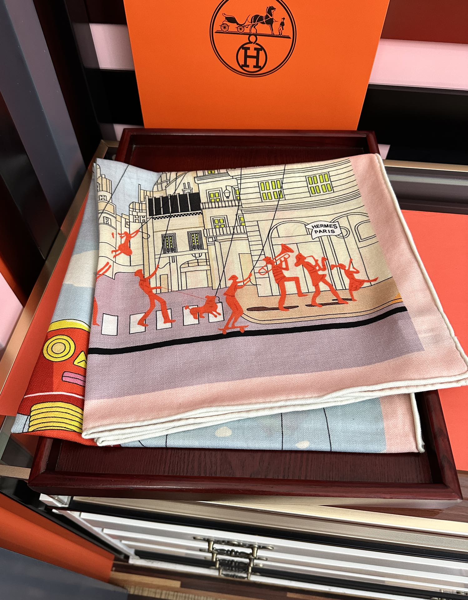 上新。爱马仕2025秋冬新款【太空探索】[爱心]新一季丝巾采购清单估计各位养马人们已经列好了[太阳]我就