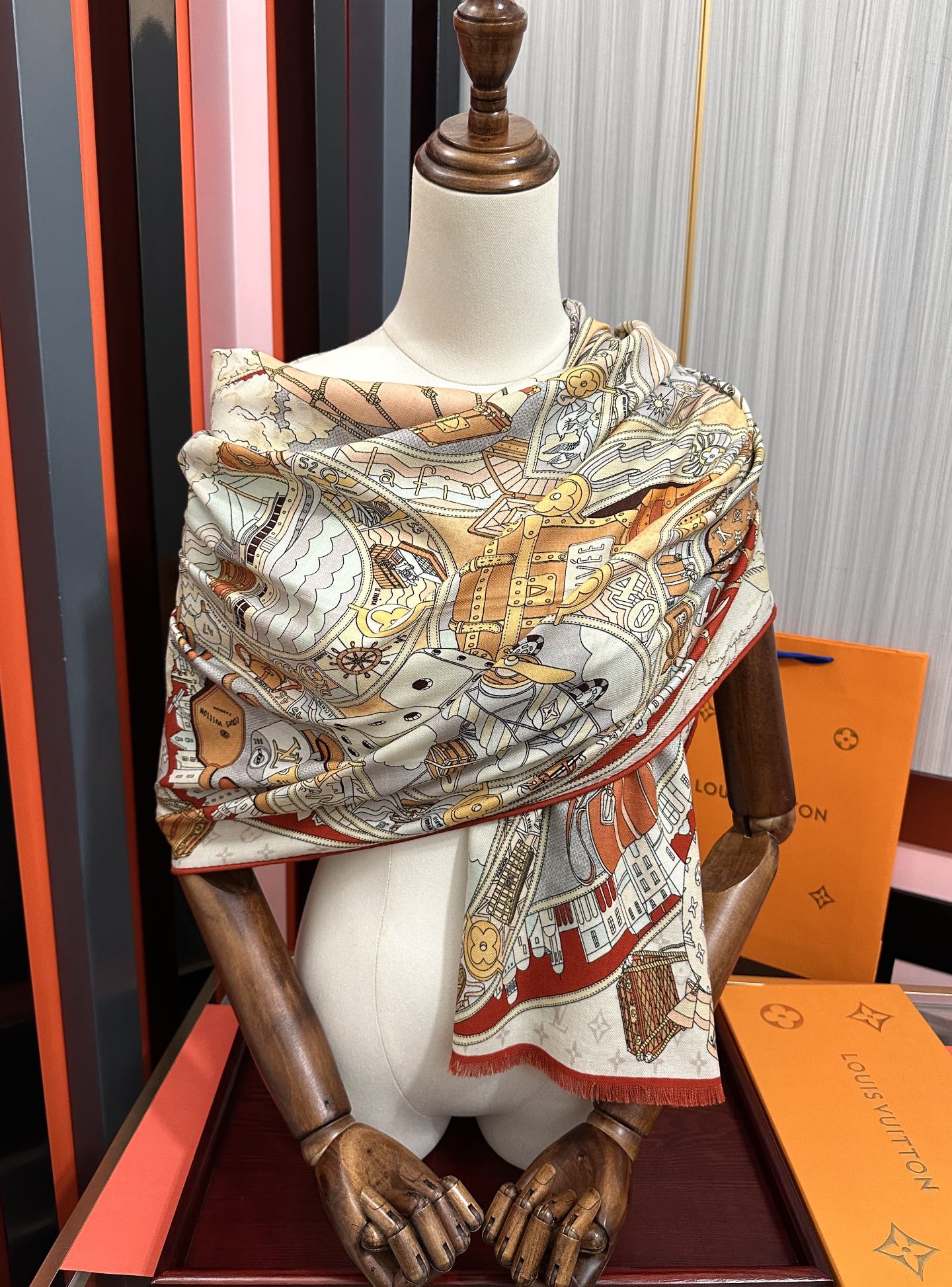 。 新款LV。高品质 【双面同色】女生必备款[得意]随便怎么围都好看[色]大气时尚 太美了[吃瓜]下手一