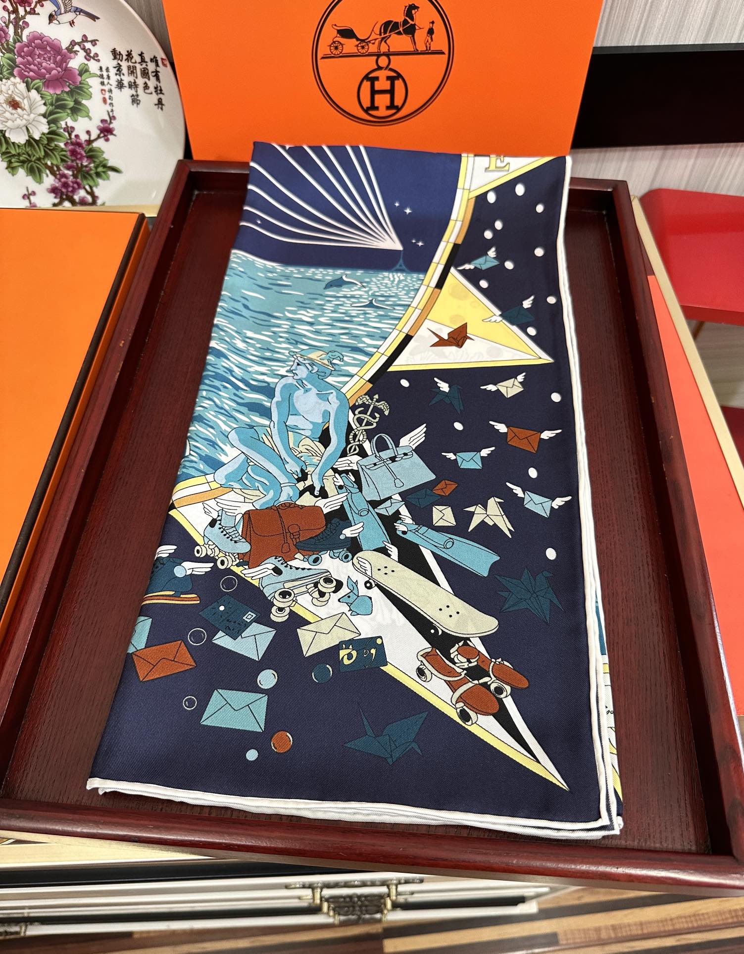 上新2025 。HERMES 重磅[庆祝]【爱马仕旗舰】方巾[嘴唇]精简时髦，品质感很显好[得意]好搭到