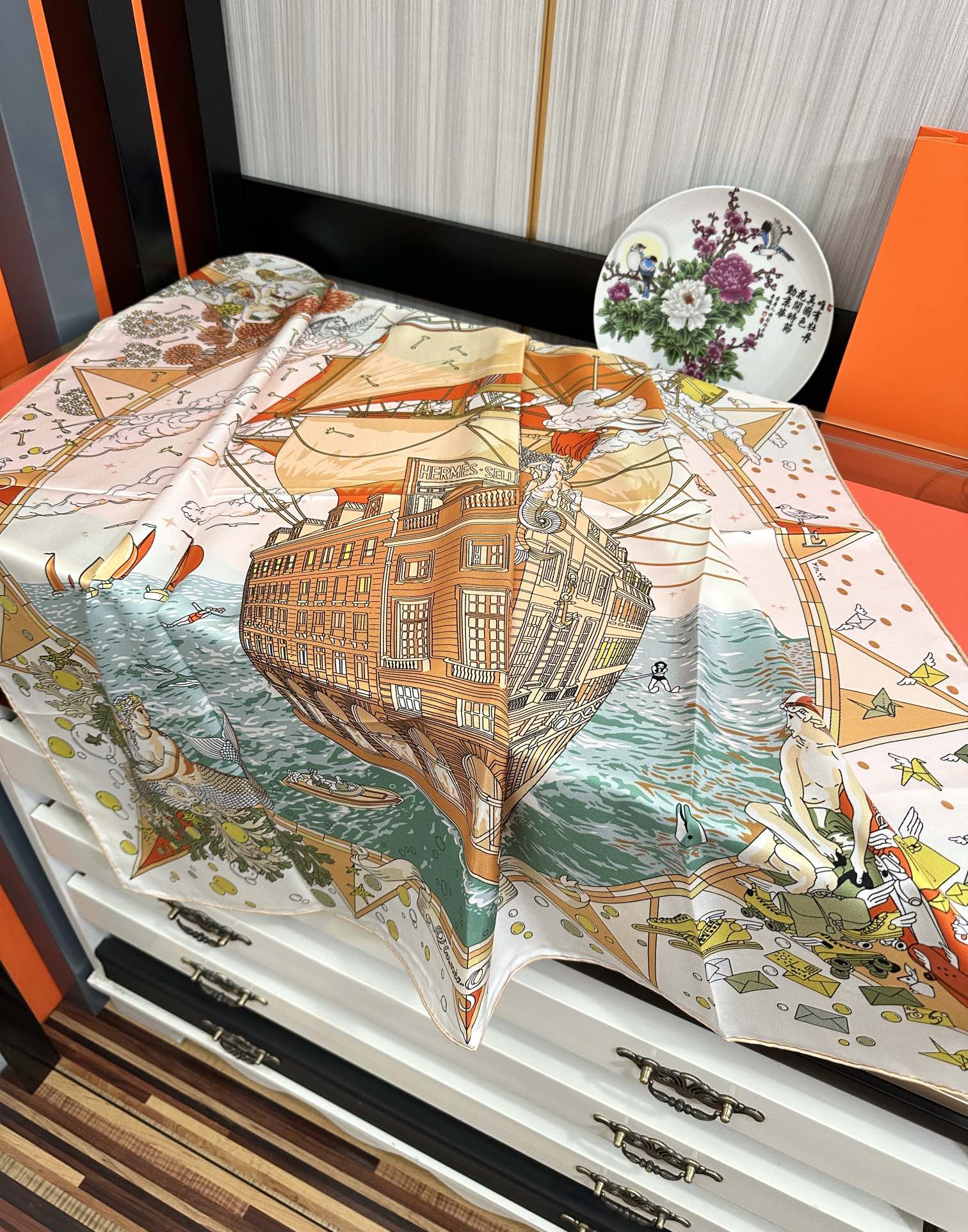 上新2025 。HERMES 重磅[庆祝]【爱马仕旗舰】方巾[嘴唇]精简时髦，品质感很显好[得意]好搭到