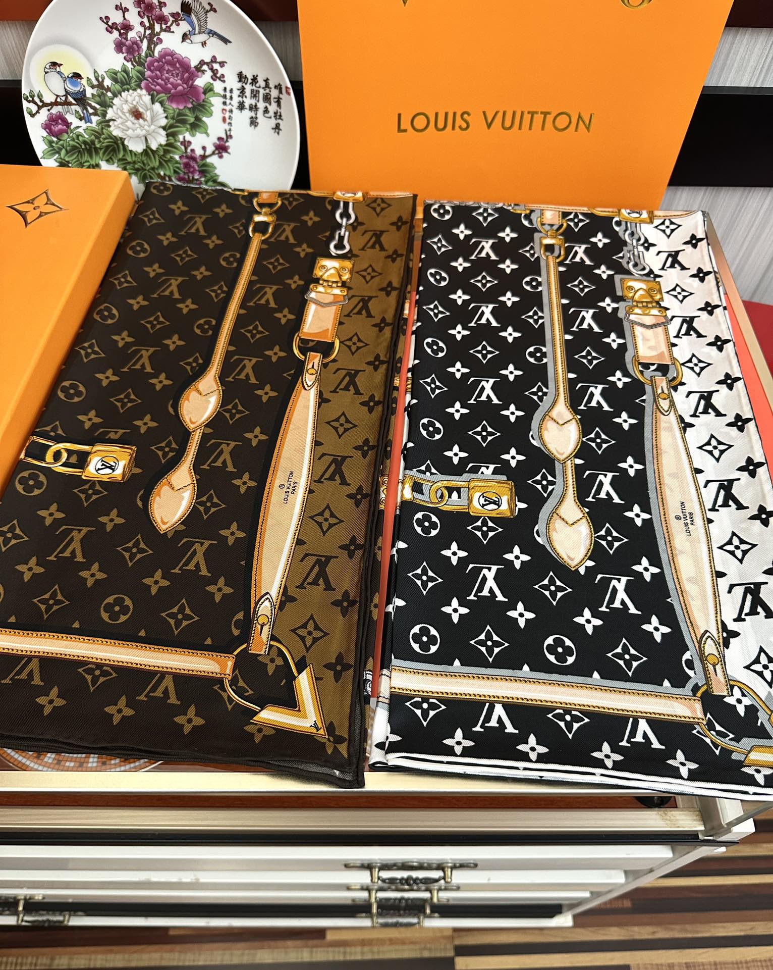 上新，L家 2025年最新款。💃💄女神及日常都非常好搭配的款😍平时穿搭也非常好搭配，整个人看起来都会神采