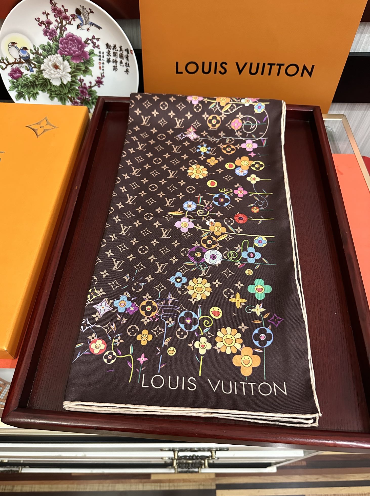 。高版本LV官网同步【双面同色】[庆祝]2025最新款“L家”通过别致的经典色彩向原创设计致敬[太阳]作