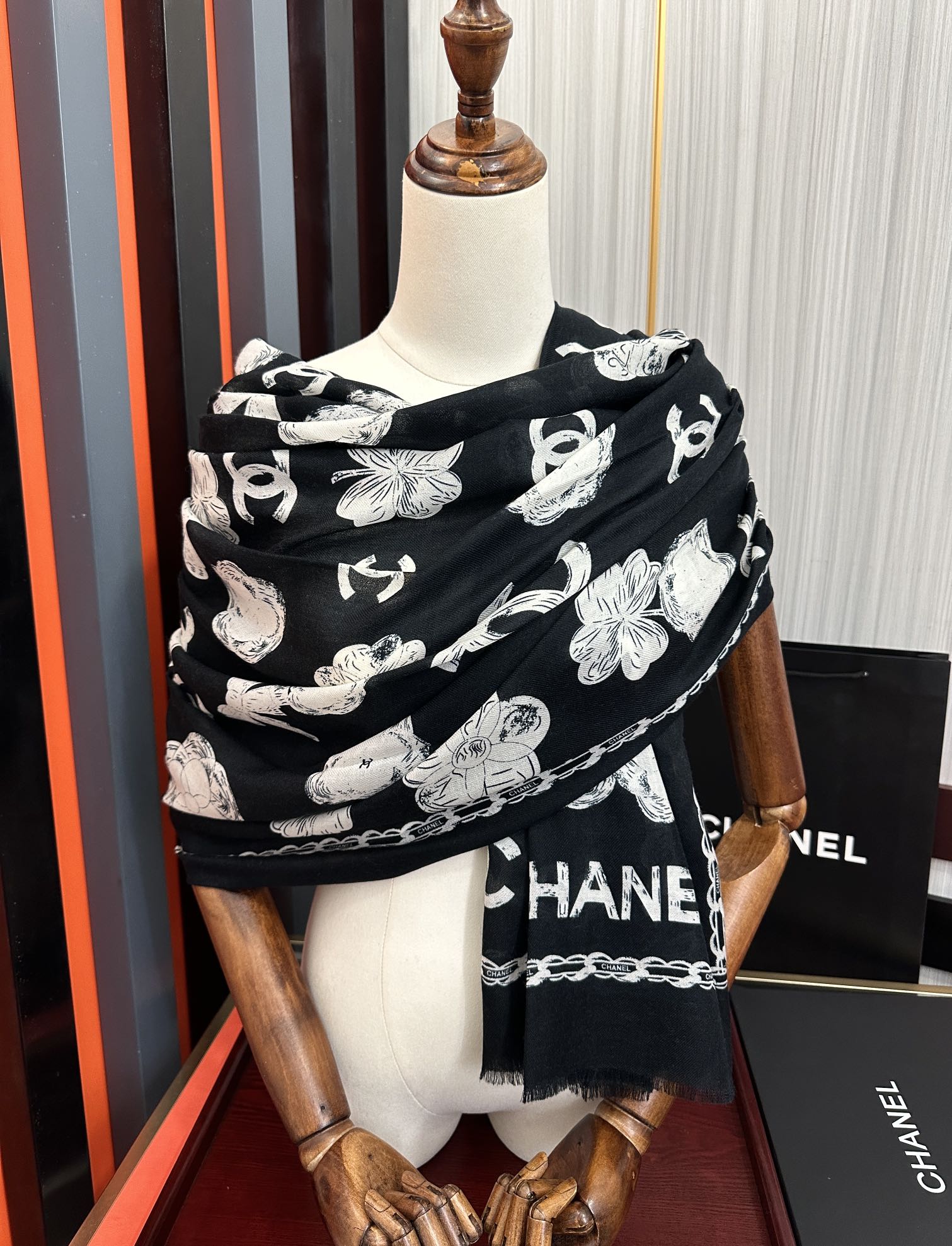 ❤️香奈儿 2025经典茶花优雅Coco风[礼物]~气质到骨子里[色]香奶奶新一季的面料超高级，真心超级