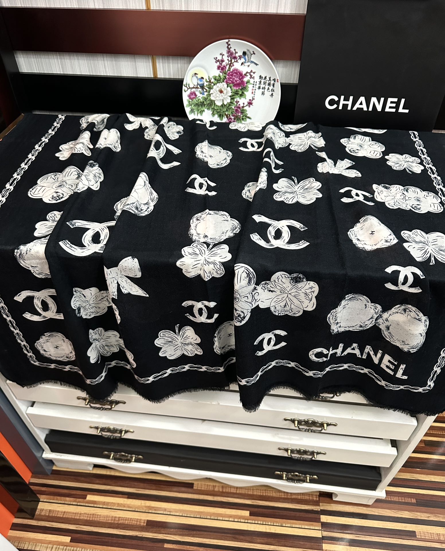 ❤️香奈儿 2025经典茶花优雅Coco风[礼物]~气质到骨子里[色]香奶奶新一季的面料超高级，真心超级