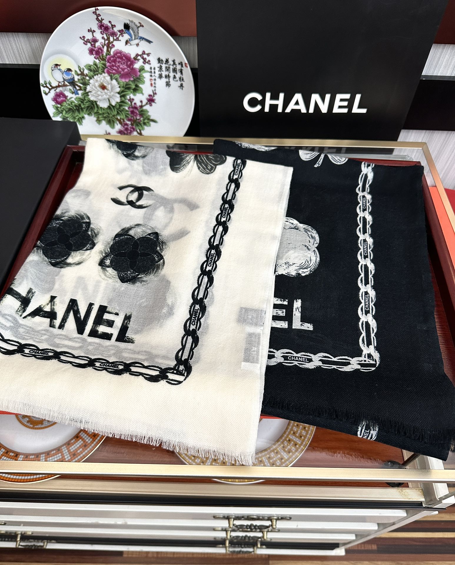 ❤️香奈儿 2025经典茶花优雅Coco风[礼物]~气质到骨子里[色]香奶奶新一季的面料超高级，真心超级