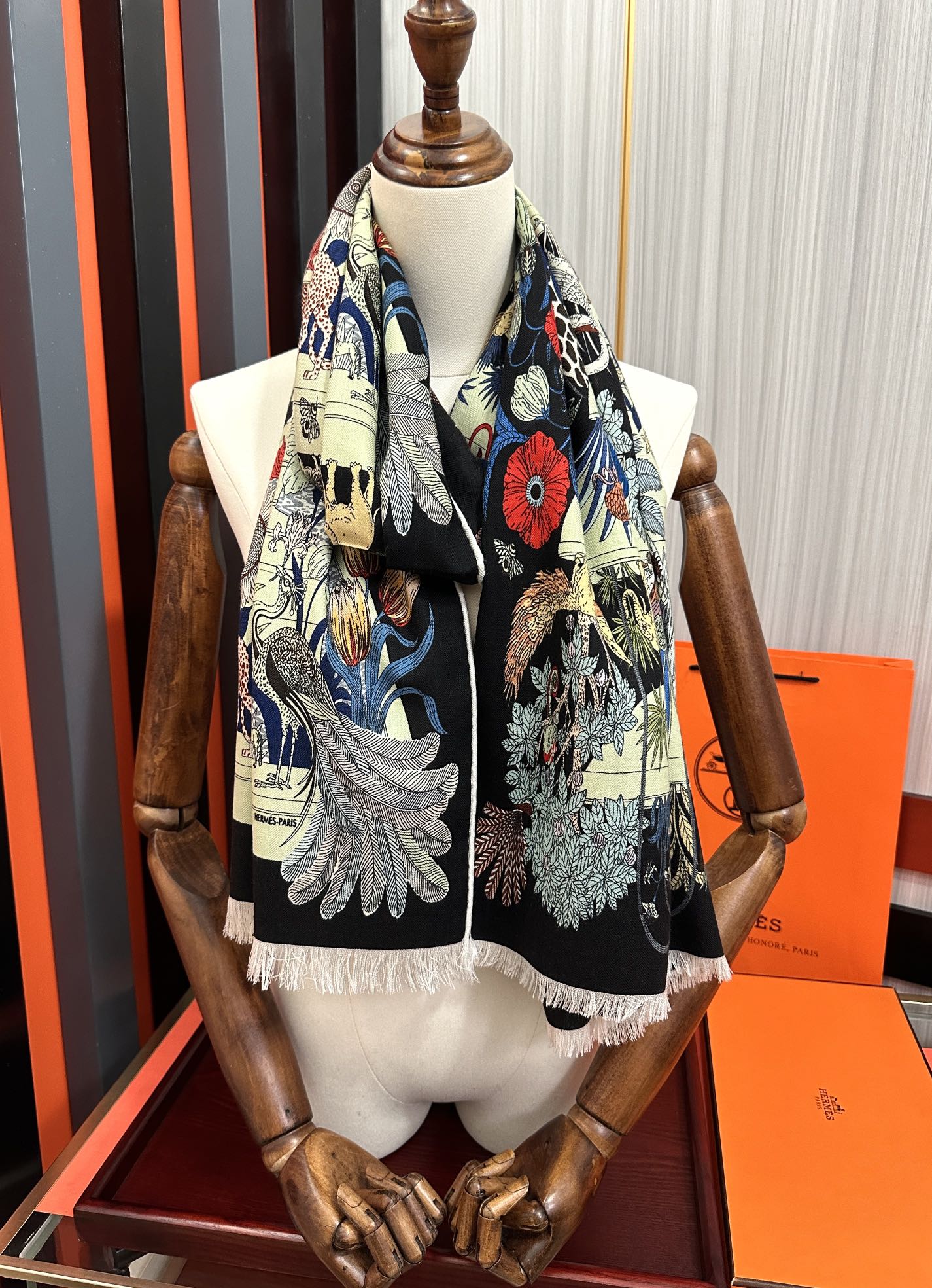 。新款 2025爱马士【双面同色印花】[吃瓜]下手一定要快[嘴唇]四季都可以用[勾引]真心美的让人非常非