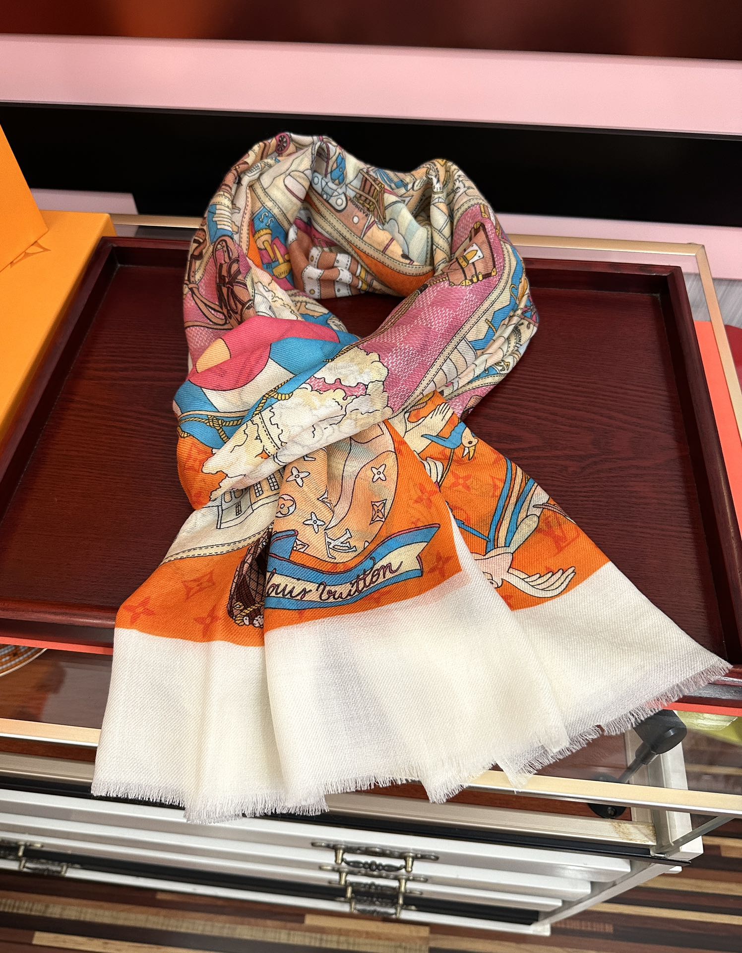 。LvZG最新款2025 重磅推荐[爱心]顶级高端设计太美了[啤酒]真心赞👍【戒指绒长巾】😘💍实物真心美