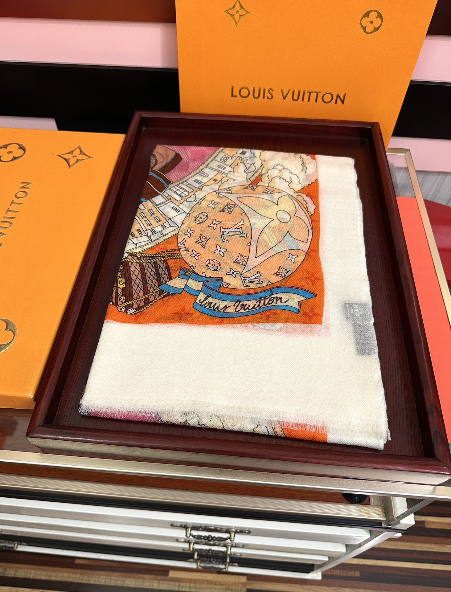 。LvZG最新款2025 重磅推荐[爱心]顶级高端设计太美了[啤酒]真心赞👍【戒指绒长巾】😘💍实物真心美