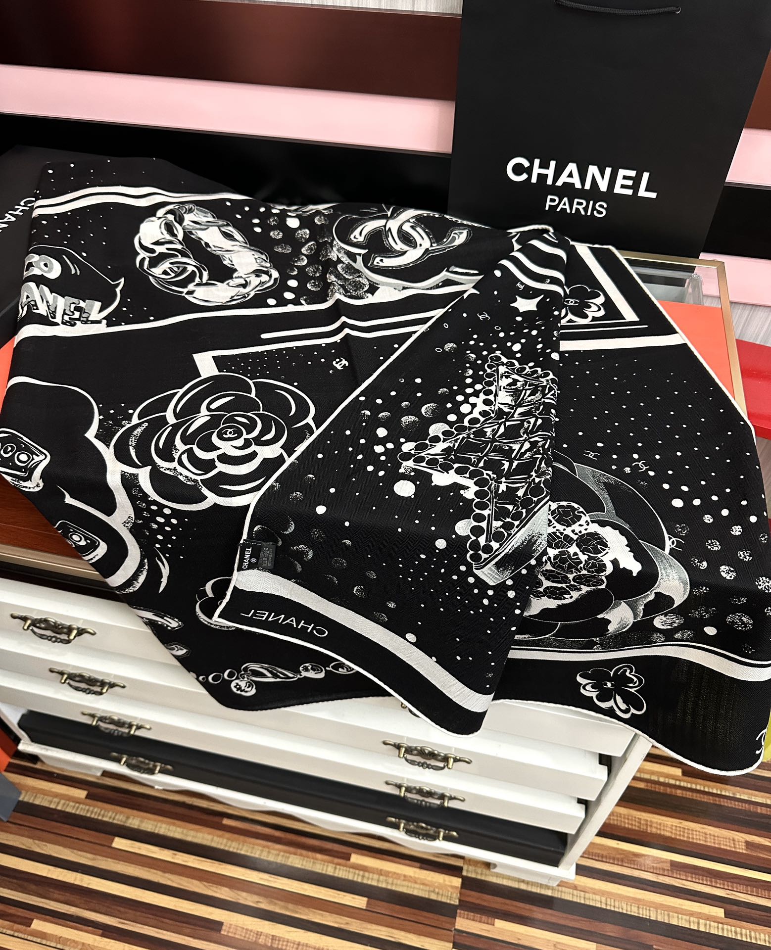 新款❤️ 2025 香奈儿 太美了 【双面同色】[礼物]~气质到骨子里[色]香奶奶新一季的面料超高级，真